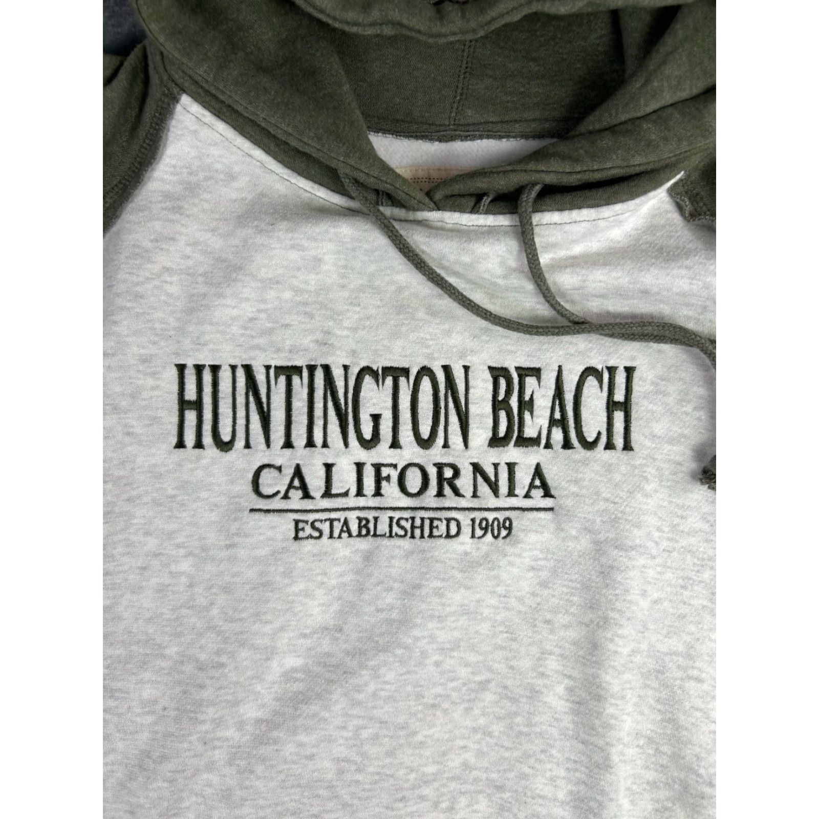 Vintage VINTAGE U.S. Vintage Huntington Beach California Hoodie Raglan Pullover Medium Two Tone Mens Hooded Pockets White 80s 90s Beach Size US M / EU 48-50 / 2 - 2 Thumbnail