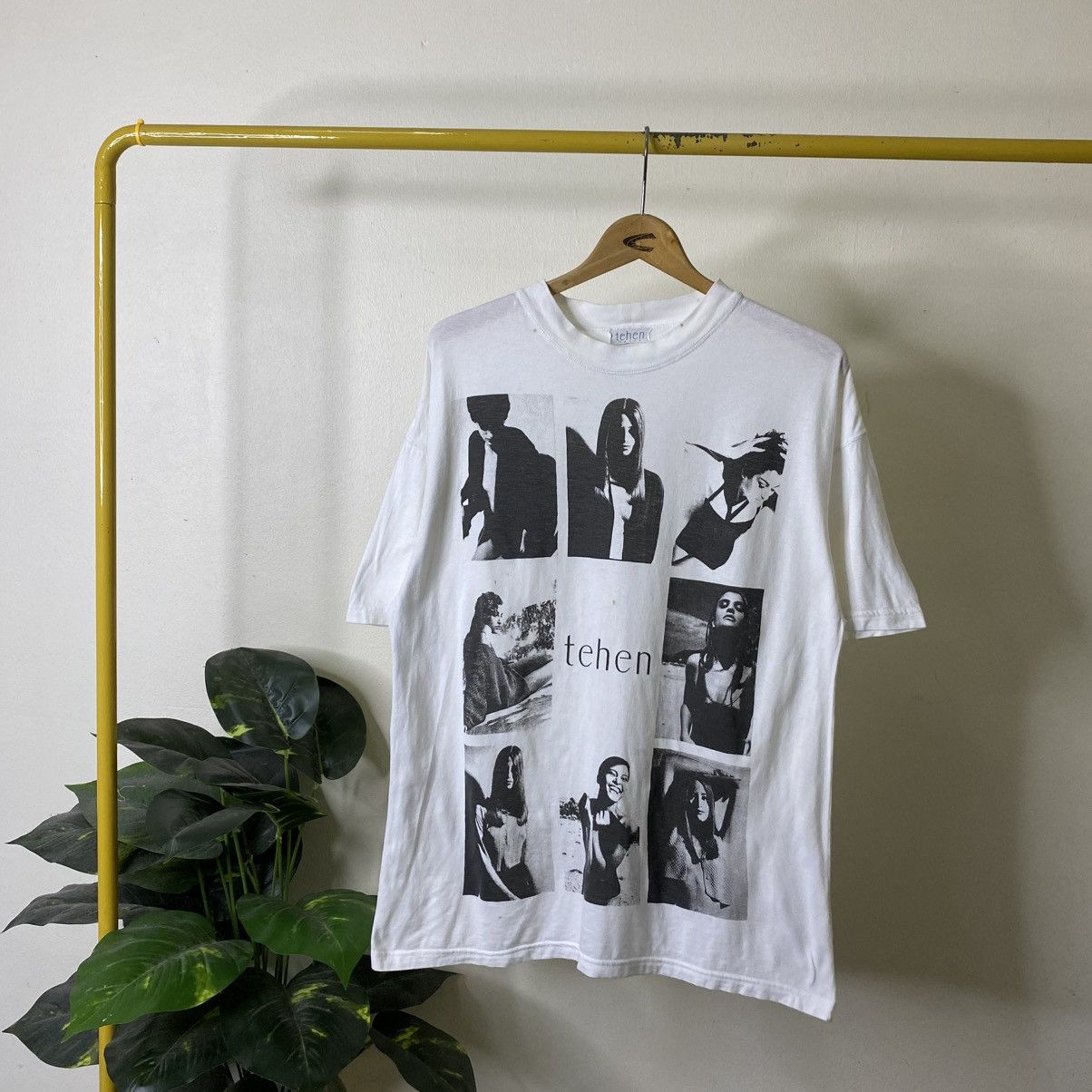 Hysteric Glamour Tehen Sexy Graphic Hysterics glamour Style T Shirt Size US L / EU 52-54 / 3 - 1 Thumbnail