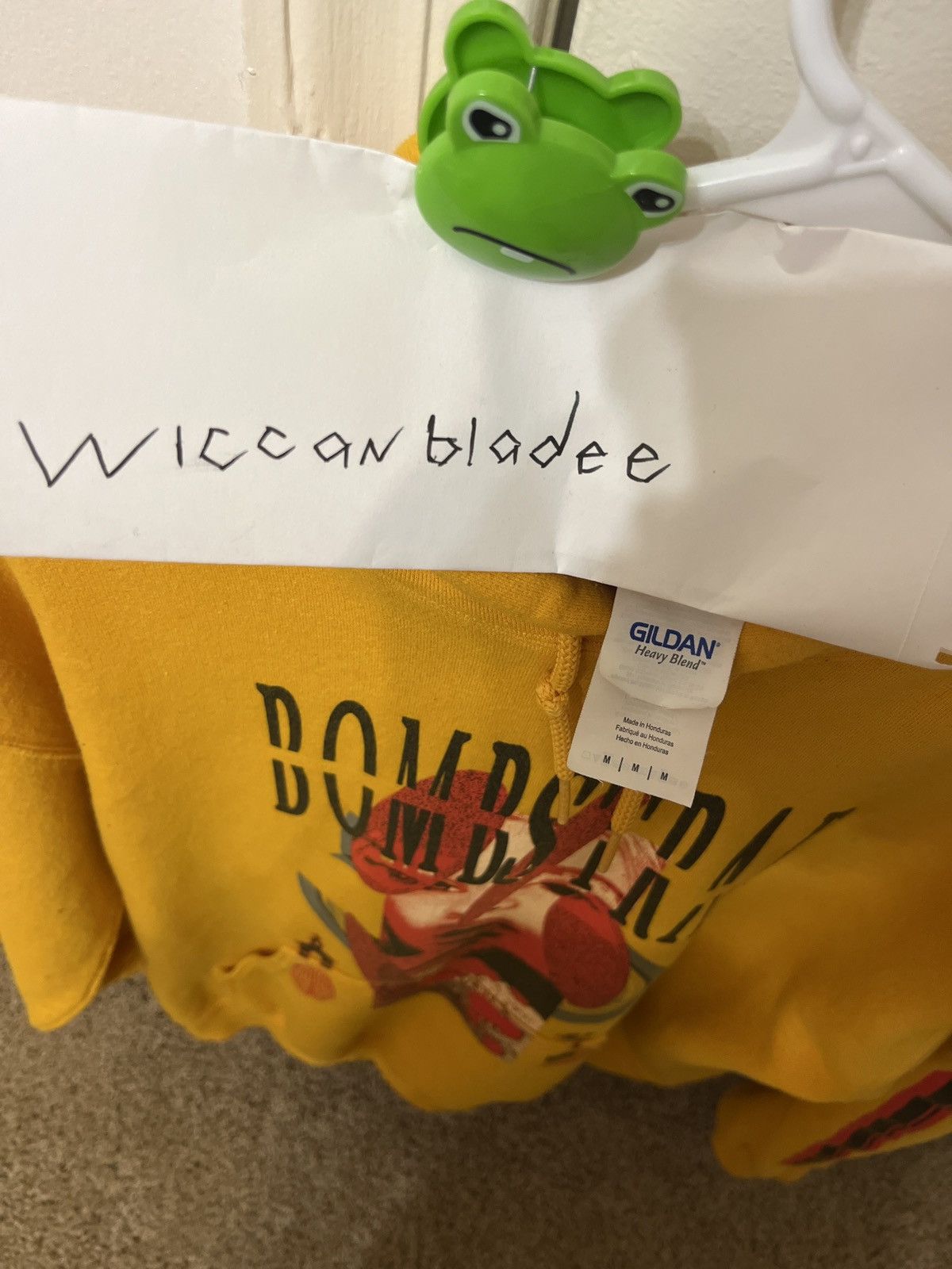 Bones × TeamSESH MDE X Teamsesh bomb strap hoodie ( Charles Carrol ) Size US M / EU 48-50 / 2 - 3 Thumbnail