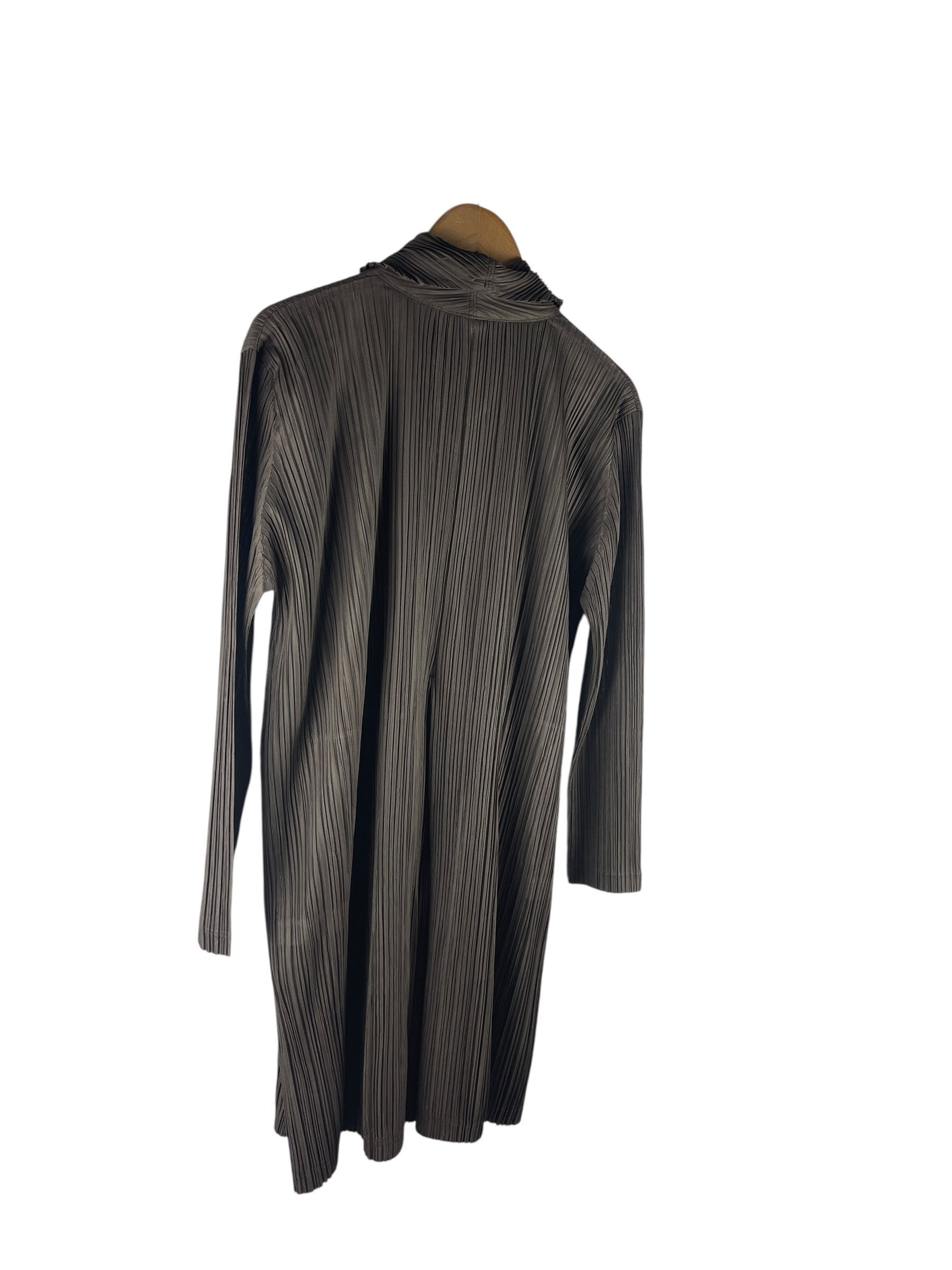 Pleats Please Issey Miyake Pleats Please Issey Miyake Button Front Pleated Cardigan Size US L / EU 52-54 / 3 - 7 Thumbnail