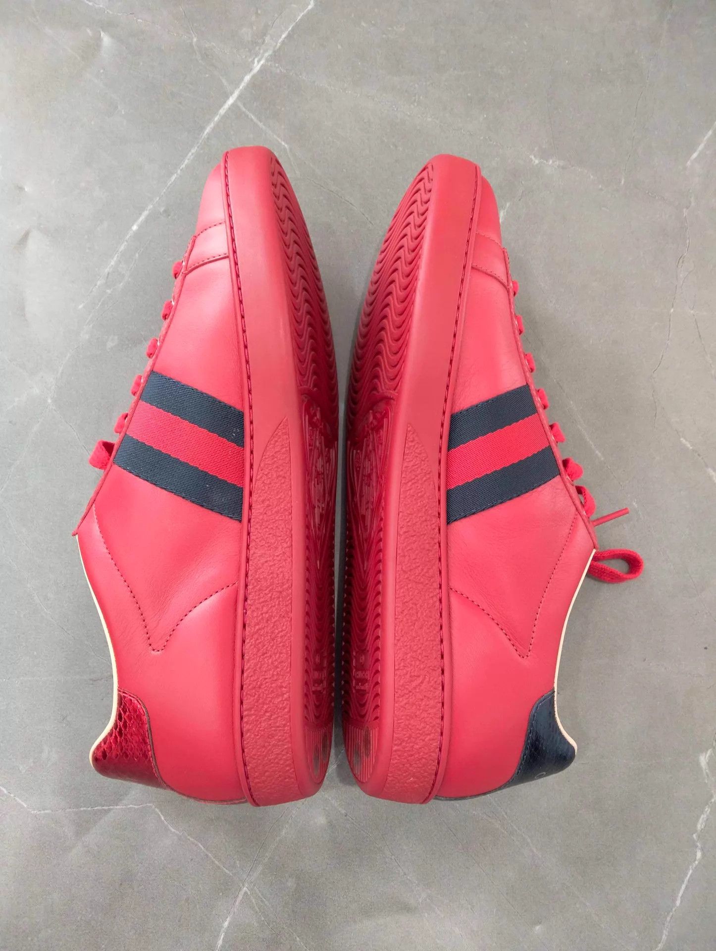 Gucci Gucci Red Bee Sneaker 38.5 Size US 8 / IT 38 - 2 Thumbnail