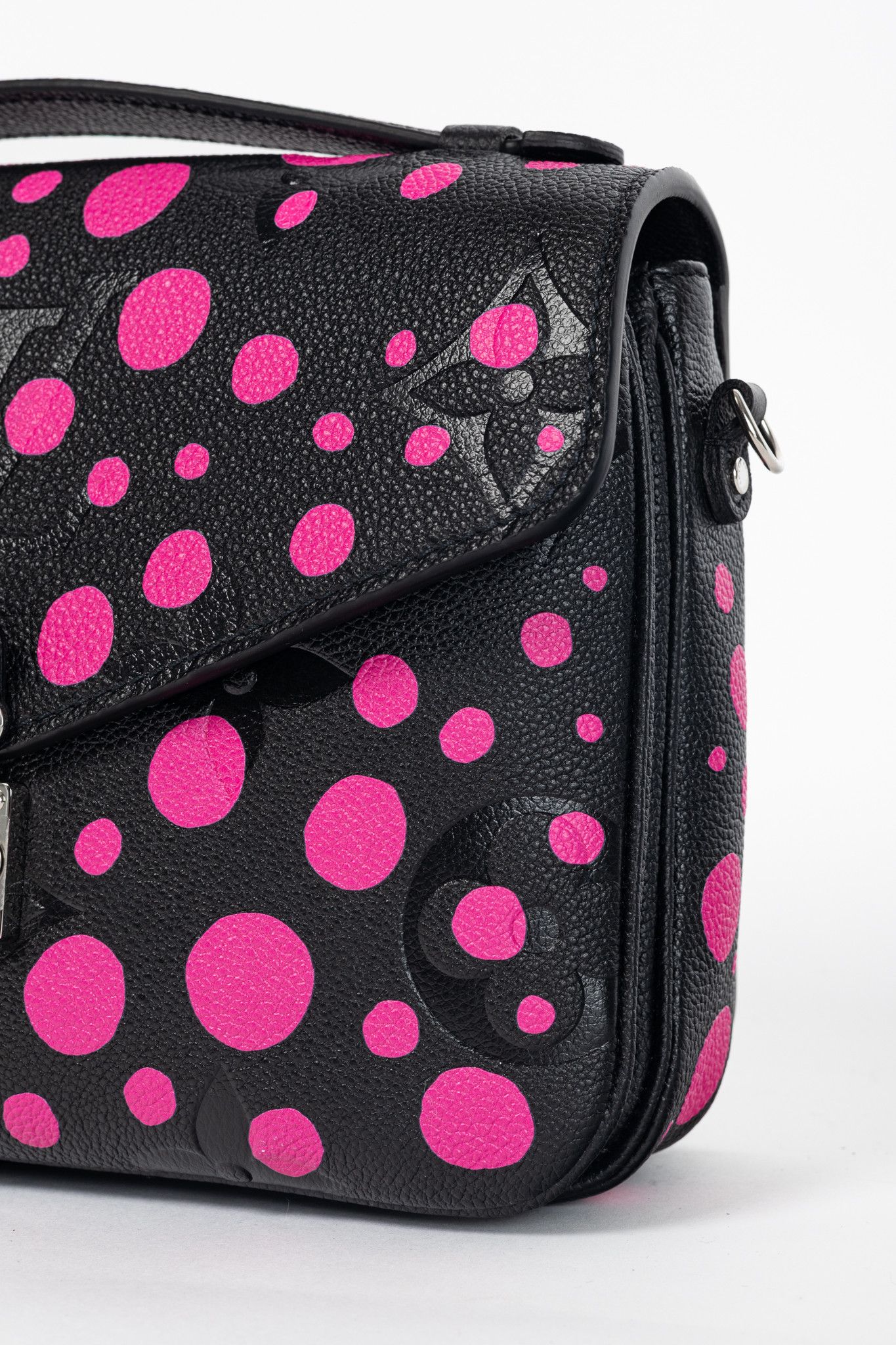 Louis Vuitton × Yayoi Kusama Louis Vuitton Pochette Metis MM Black & Fuchsia Satchel Size ONE SIZE - 10 Thumbnail