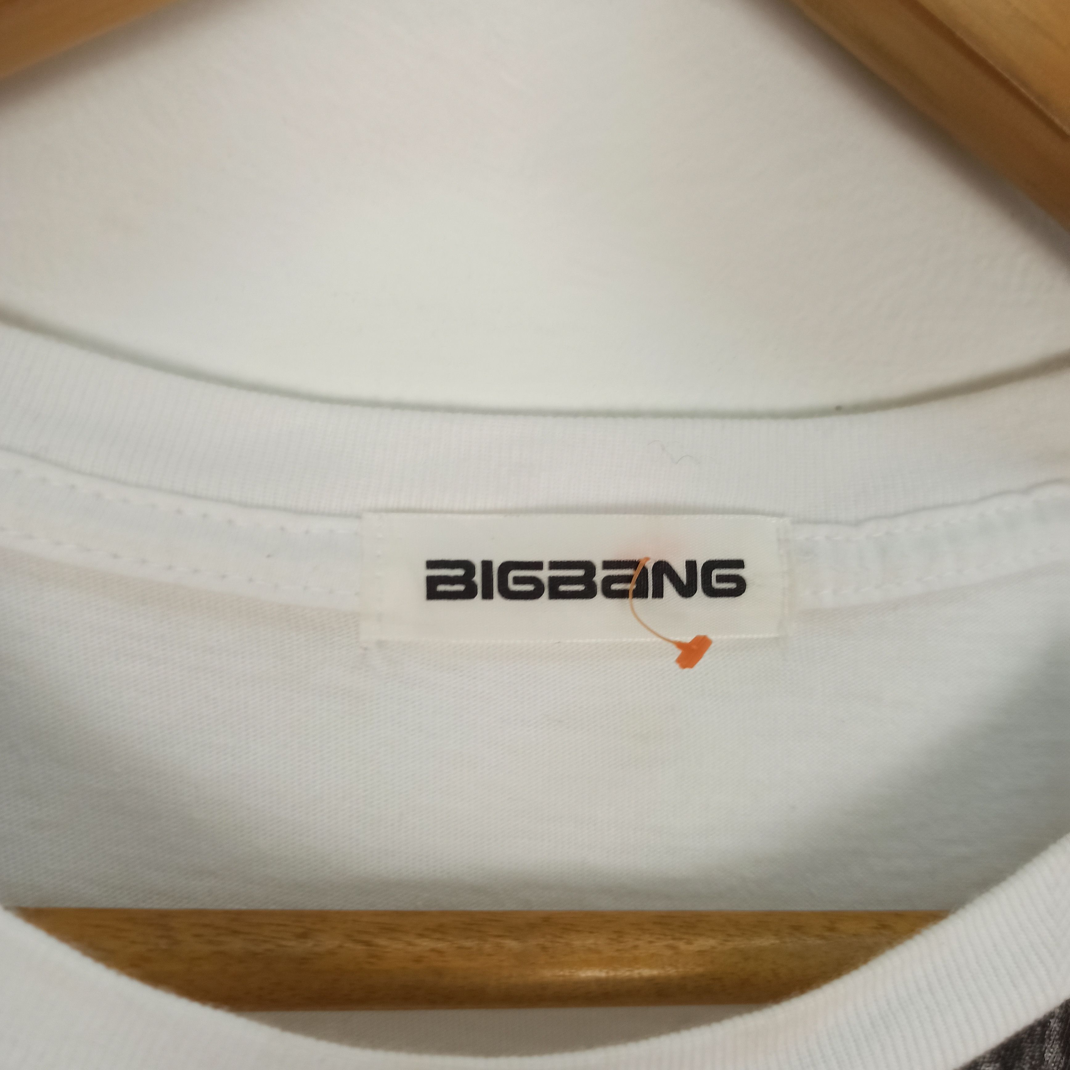 Band Tees Rare Kpop Bigbang/ BOY BAND Korea Tees Size US M / EU 48-50 / 2 - 4 Thumbnail