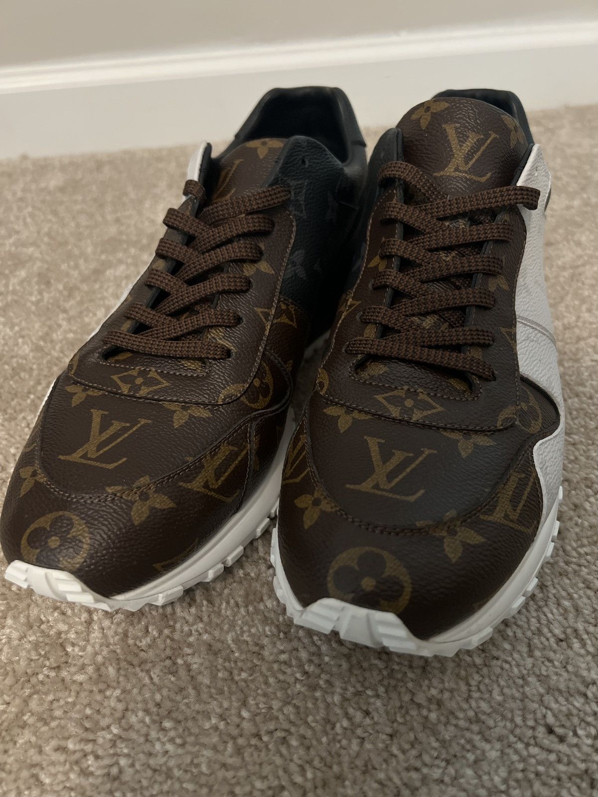 Louis Vuitton LV sneakers casual wear Size US 8.5 / EU 41-42 - 4 Thumbnail