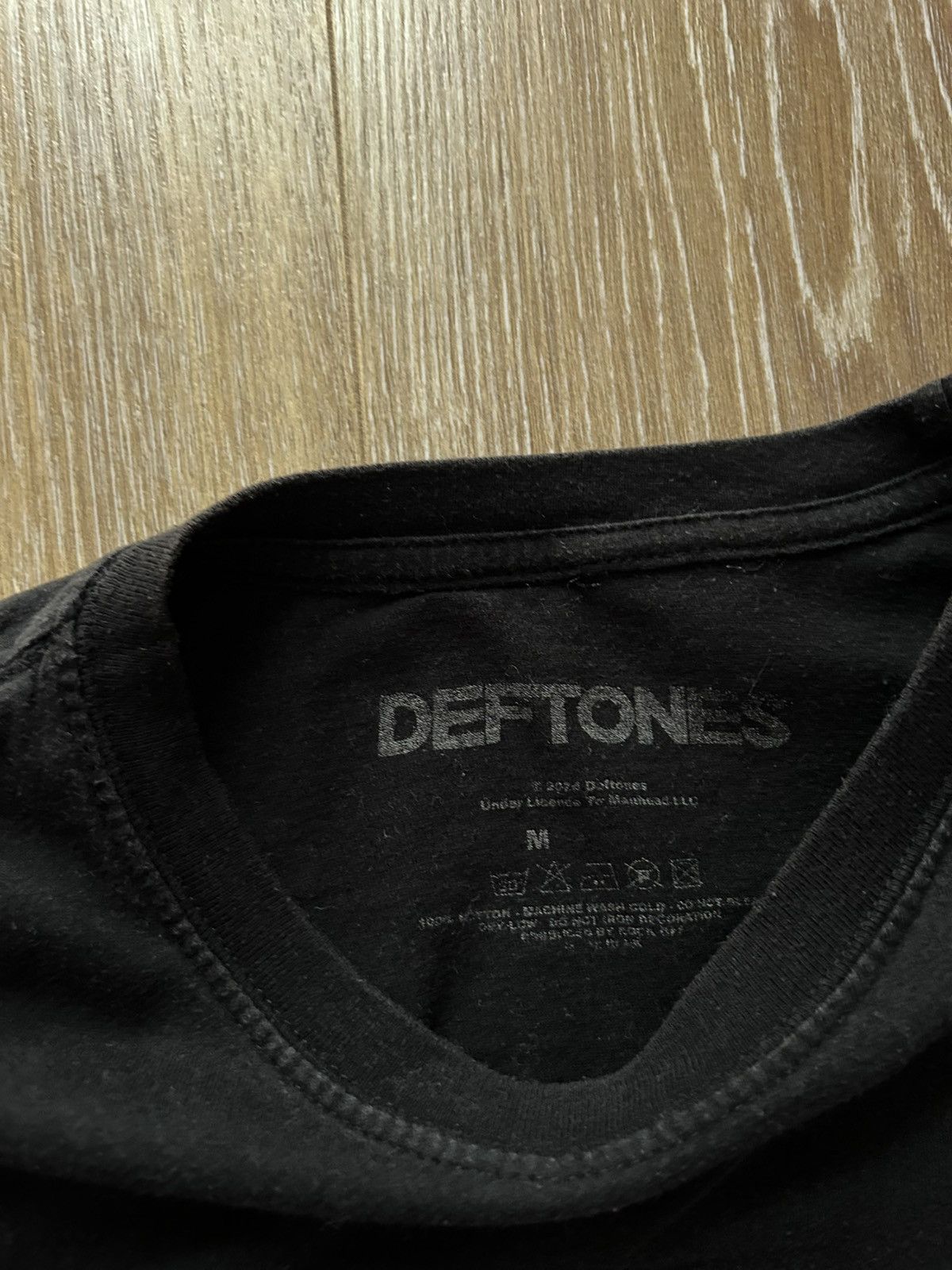 Band Tees Deftones White Pony Worldwide Tour Band T-Shirt Size US M / EU 48-50 / 2 - 4 Thumbnail