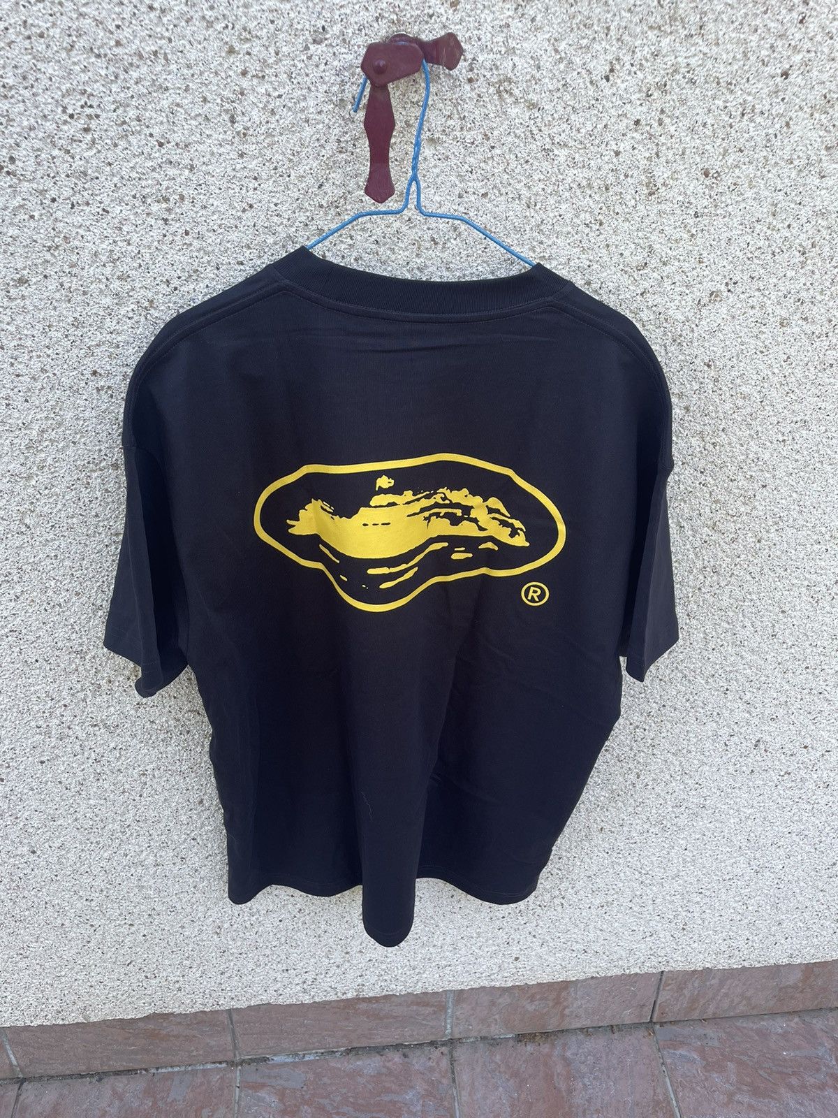 Corteiz - T shirt island Alcatraz black and yellow Size US M / EU 48-50 / 2 - 2 Thumbnail