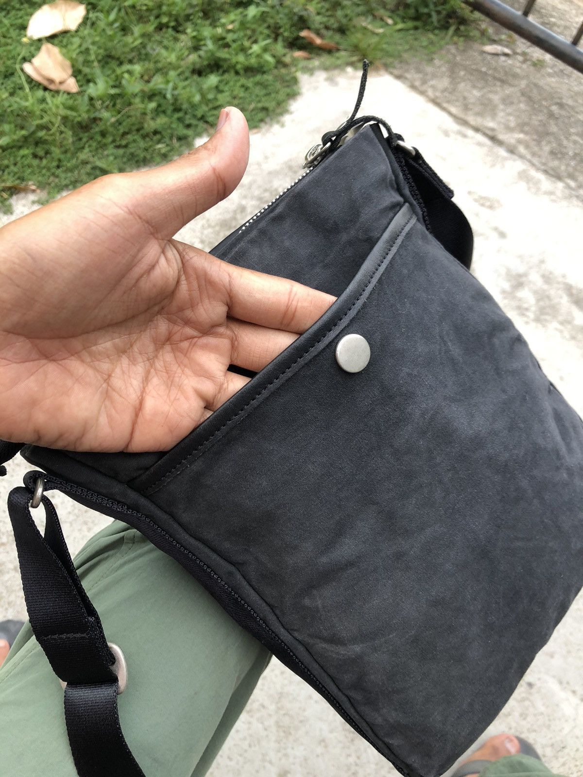 Japanese Brand HARD CANVAS SLINGBAG BY KOI Size ONE SIZE - 8 Thumbnail