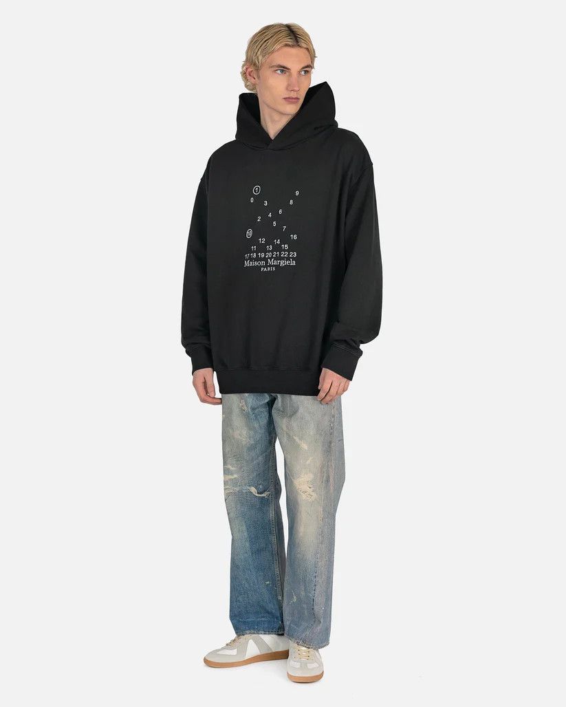 Maison Margiela o1w1db10525 Logo-Embroidered Hoodie in Black Size US XXL / EU 58 / 5 - 6 Thumbnail