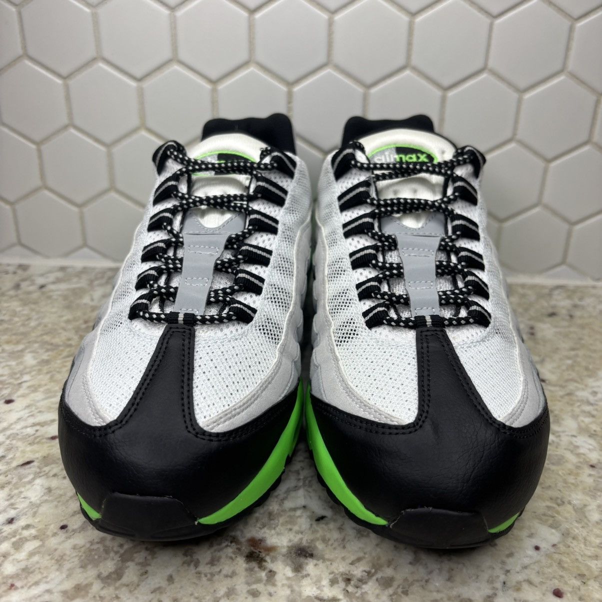 Nike Size 10.5 - Nike Air Max 95 Volt Black 2014 Clean With Box Size US 10.5 / EU 43-44 - 4 Thumbnail