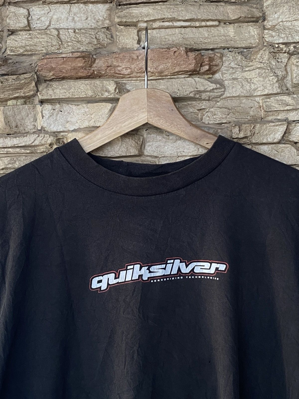 Quiksilver Vintage 90s Quiksilver Backhit Logo Surfing Tees Size US L / EU 52-54 / 3 - 4 Thumbnail