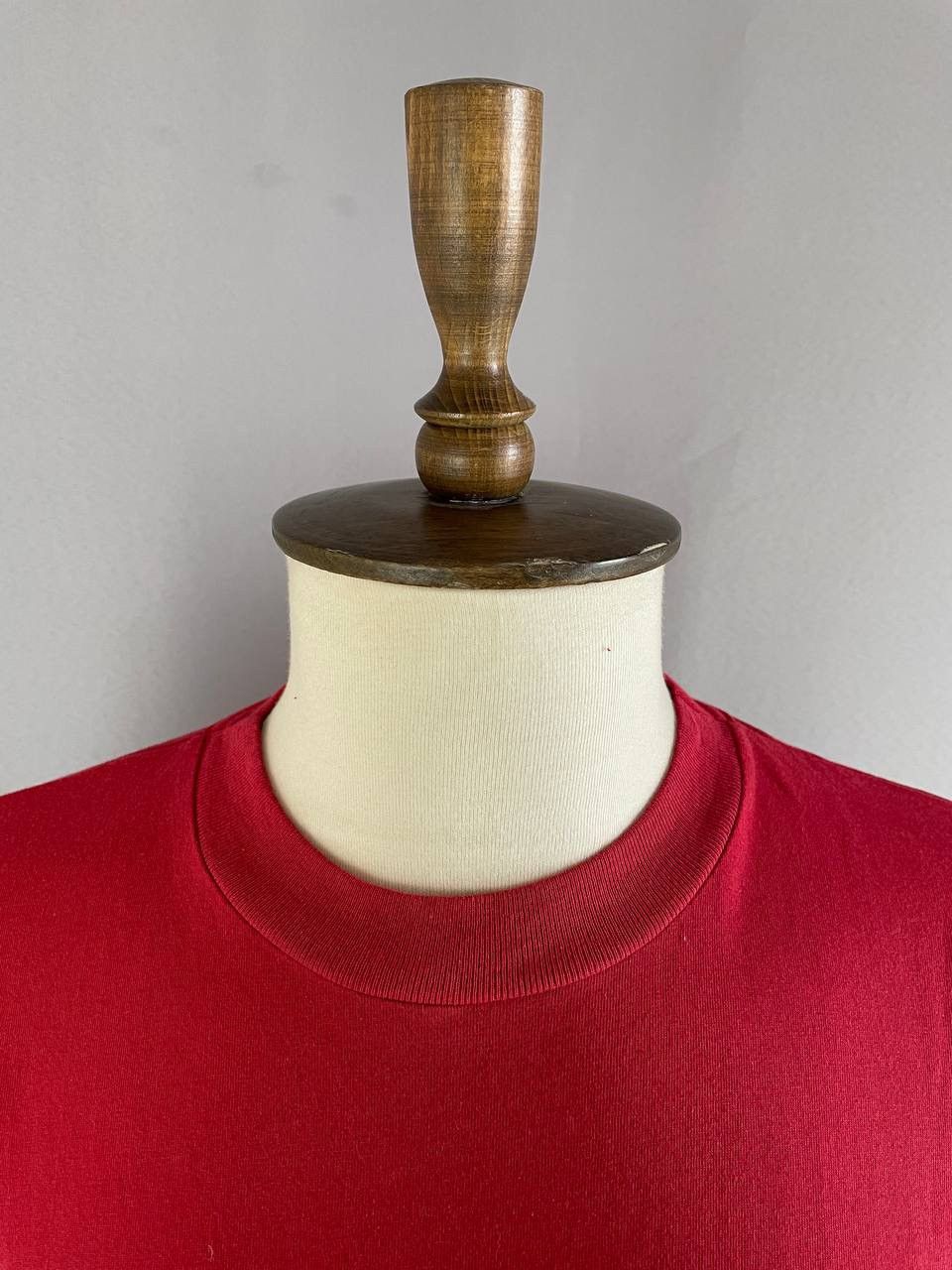 Versace Gianni Versace Profumi Tee T Shirt Big Logo Red Size US XL / EU 56 / 4 - 5 Thumbnail