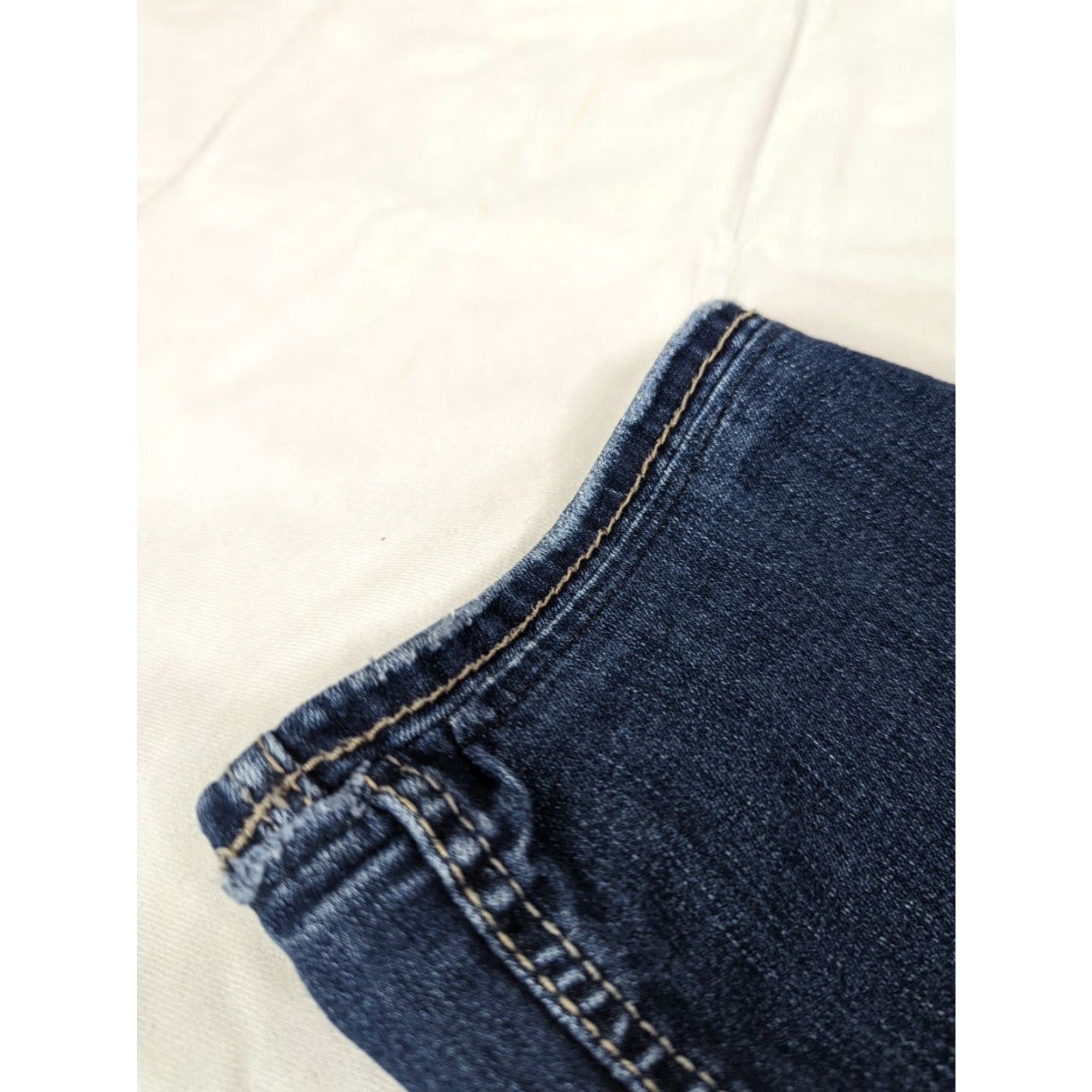 Silver Jeans Co. Silver Jeans Suki Mid Slim Boot Cut Stretch Crop Jeans Women's 36x24 Blue M5J Size 25" / US 0 / IT 36 - 5 Thumbnail