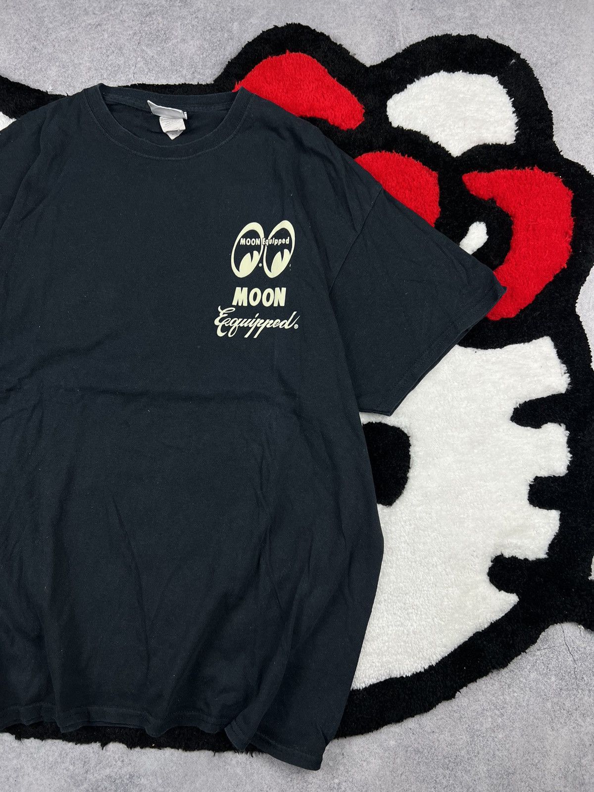 Vintage Vintage 90s Mooneyes Equipped USA Retro Big Logo Y2K Tee Size US XL / EU 56 / 4 - 7 Thumbnail