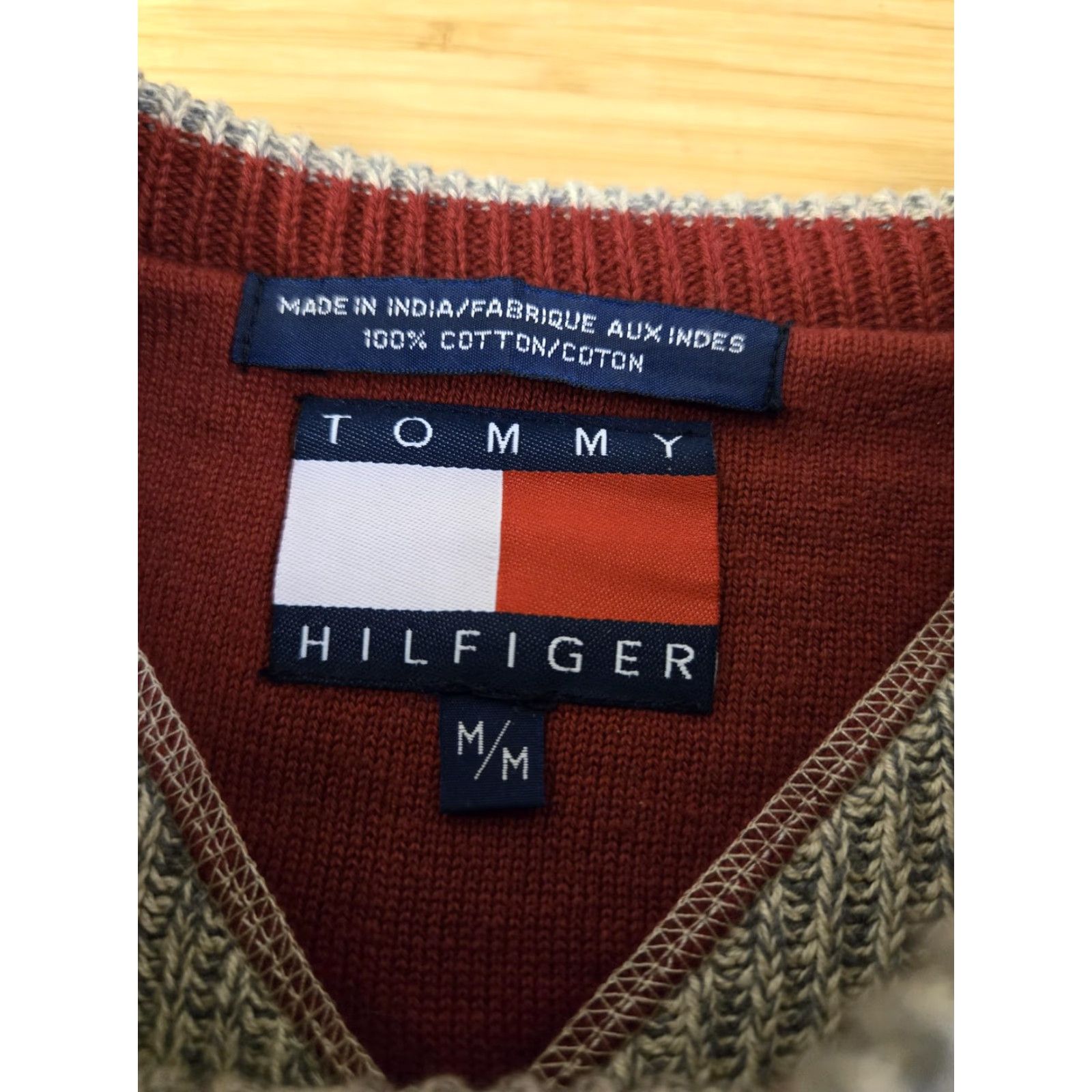 Tommy Hilfiger VINTAGE Tommy Hilfiger Sweater Mens Medium Gray V Neck Ribbed Marled Knit Crest Logo Size US M / EU 48-50 / 2 - 5 Thumbnail