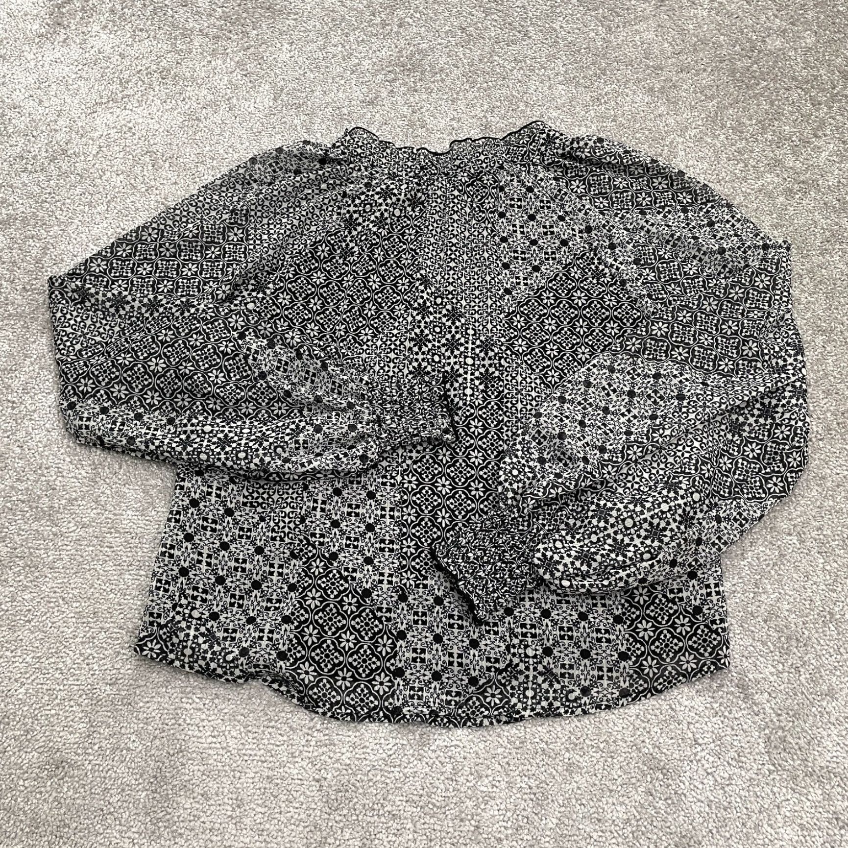 AQUA Aqua Blouse Tunic Womens XS Black White Geometric Long Sleeve V-Neck Tie Knit Polyester All Seasons Casual Womens Size XS / US 0-2 / IT 36-38 - 2 Thumbnail