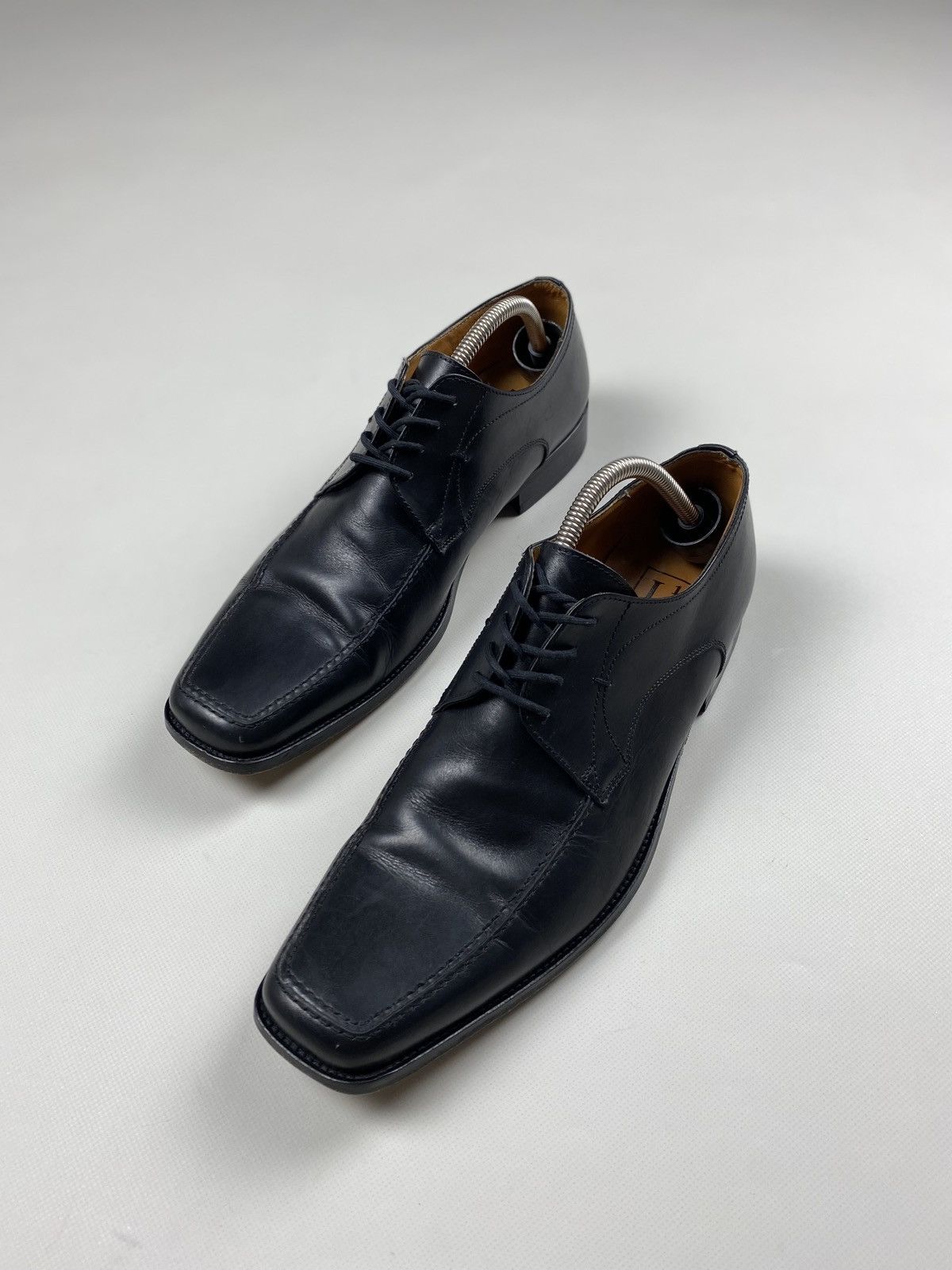 Loake Loake men’s leather formal lace up shoes size US 10 Size US 10 / EU 43 - 12 Thumbnail