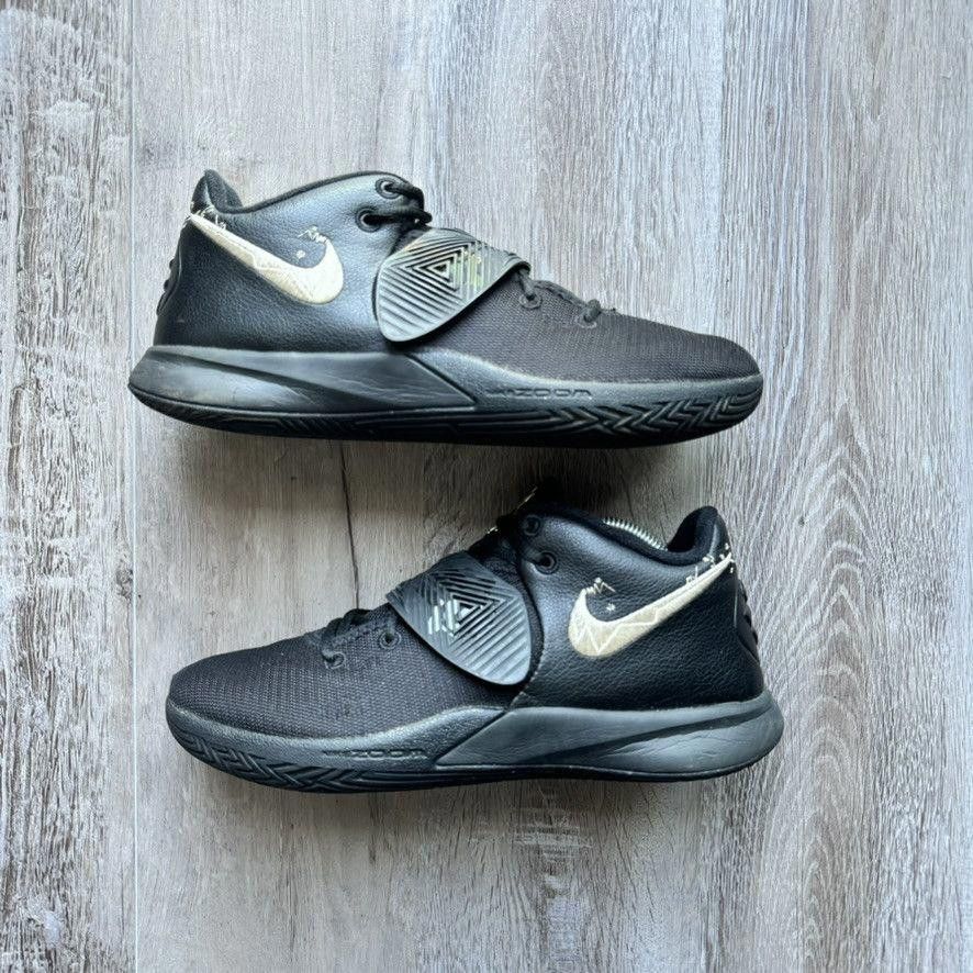 Nike NIKE • Kyrie Flytrap 3 "Black" (9.5M) Size US 9.5 / EU 42-43 - 2 Thumbnail