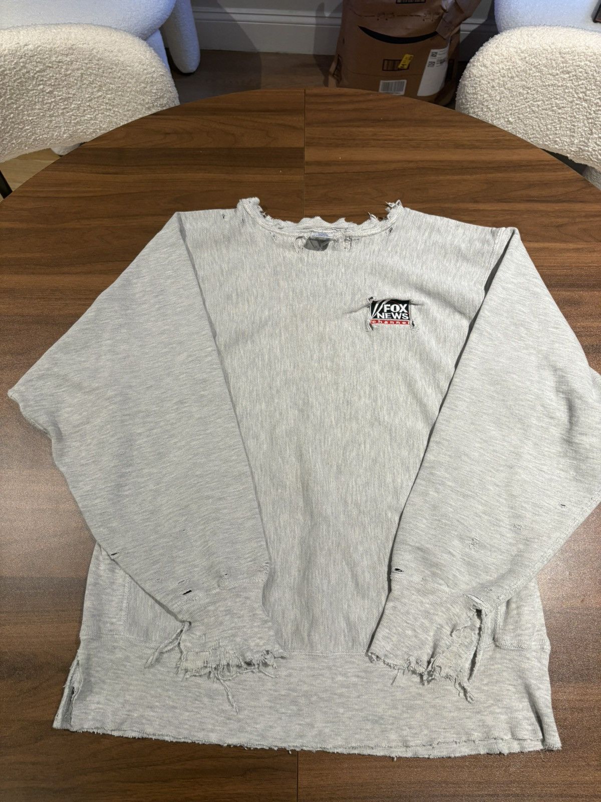 Champion RARE super distressed fox news champion reverse weave size L Size US L / EU 52-54 / 3 - 1 Thumbnail