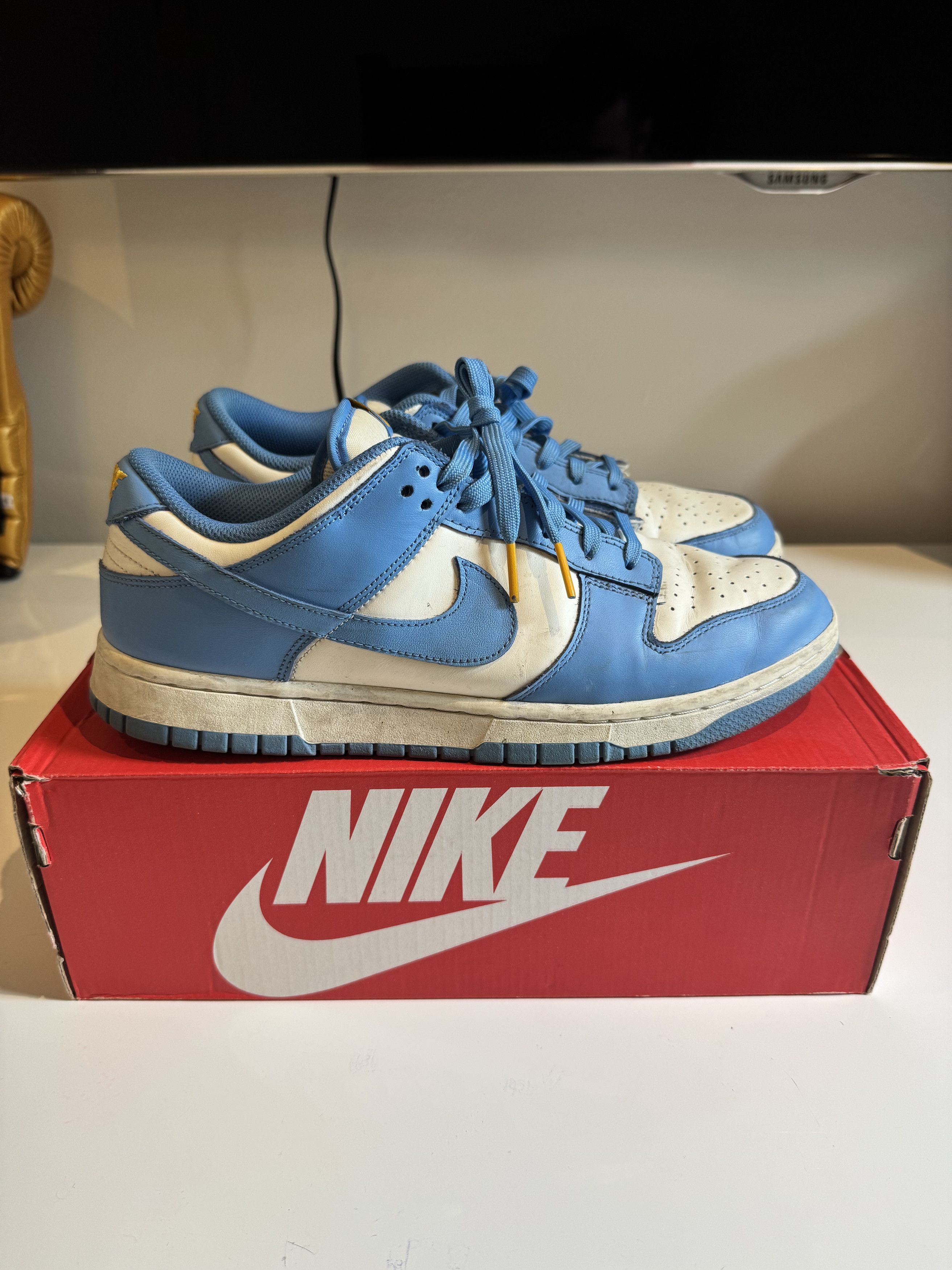 Nike Nike Dunk Low UNC Size US 11.5 / IT 41.5 - 1 Thumbnail