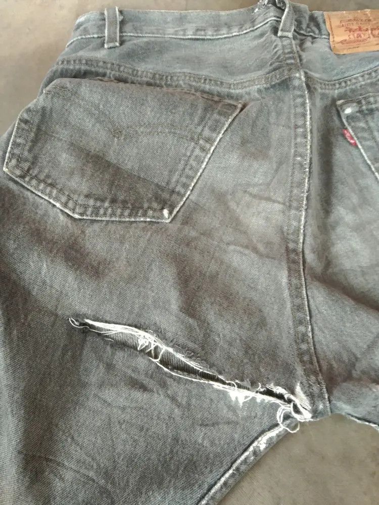 Levi's 90s Vintage Levi's 501 Made In USA Distressed Jeans 34x32 Size US 34 / EU 50 - 6 Thumbnail