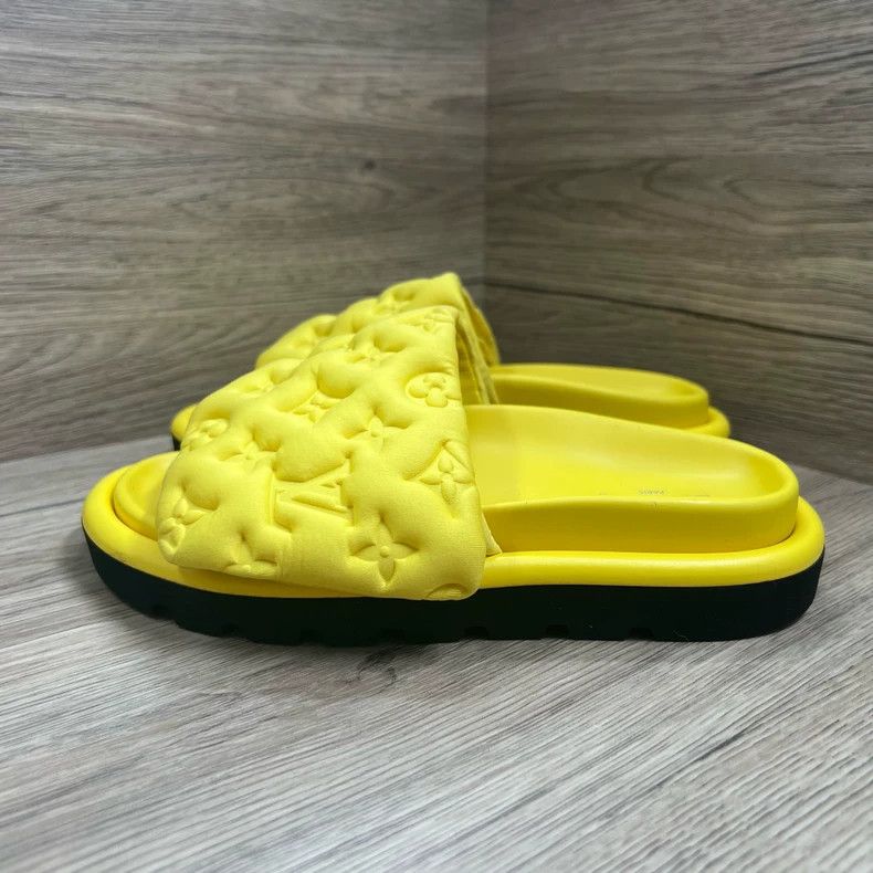 Louis Vuitton Louis Vuitton Yellow embossed slipper Size US 4.5 / IT 34.5 - 3 Thumbnail
