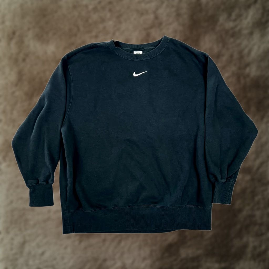 Nike Nike Center Swoosh Dark Gray Phoenix Fleece Crewneck Size 1X Women Sweatshirt Oversized Pullover Gym & Training Activewear Style Nike Sportswear Size XL / US 12-14 / IT 48-50 - 1 Thumbnail