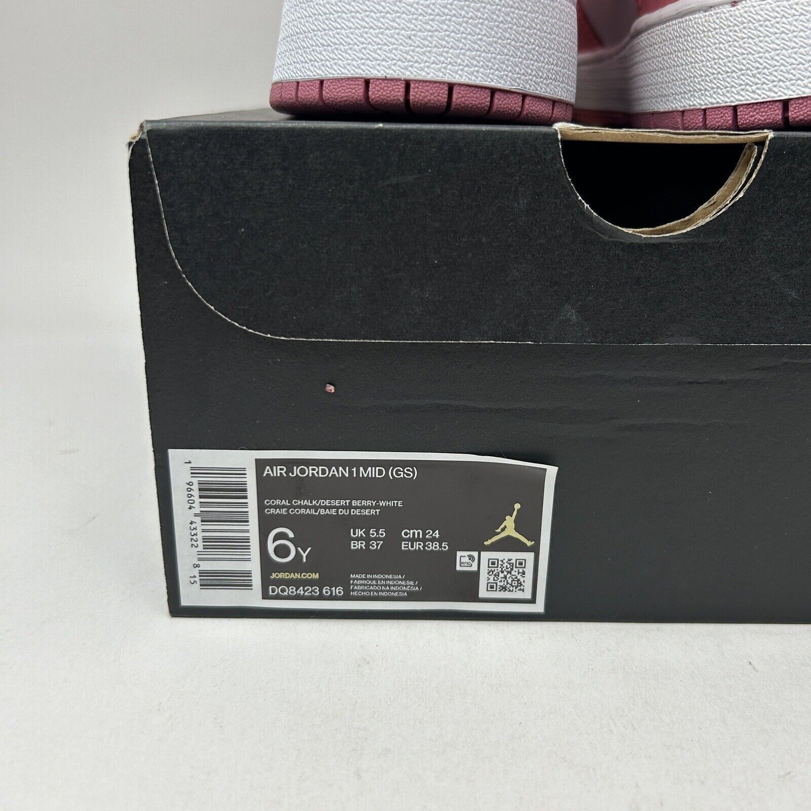 Nike Nike Air Jordan 1 Retro Mid GS “Valentines Day/Coral Pink” Size US 7.5 / IT 37.5 - 5 Thumbnail