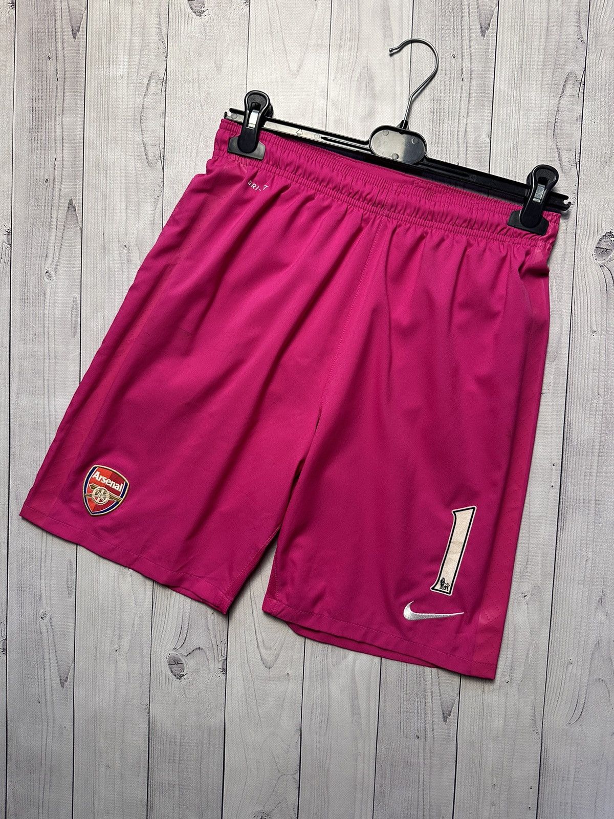Nike × Vintage Vintage Nike Arsenal soccer shorts Goalkeeper pink rare S Size US 29 - 1 Thumbnail