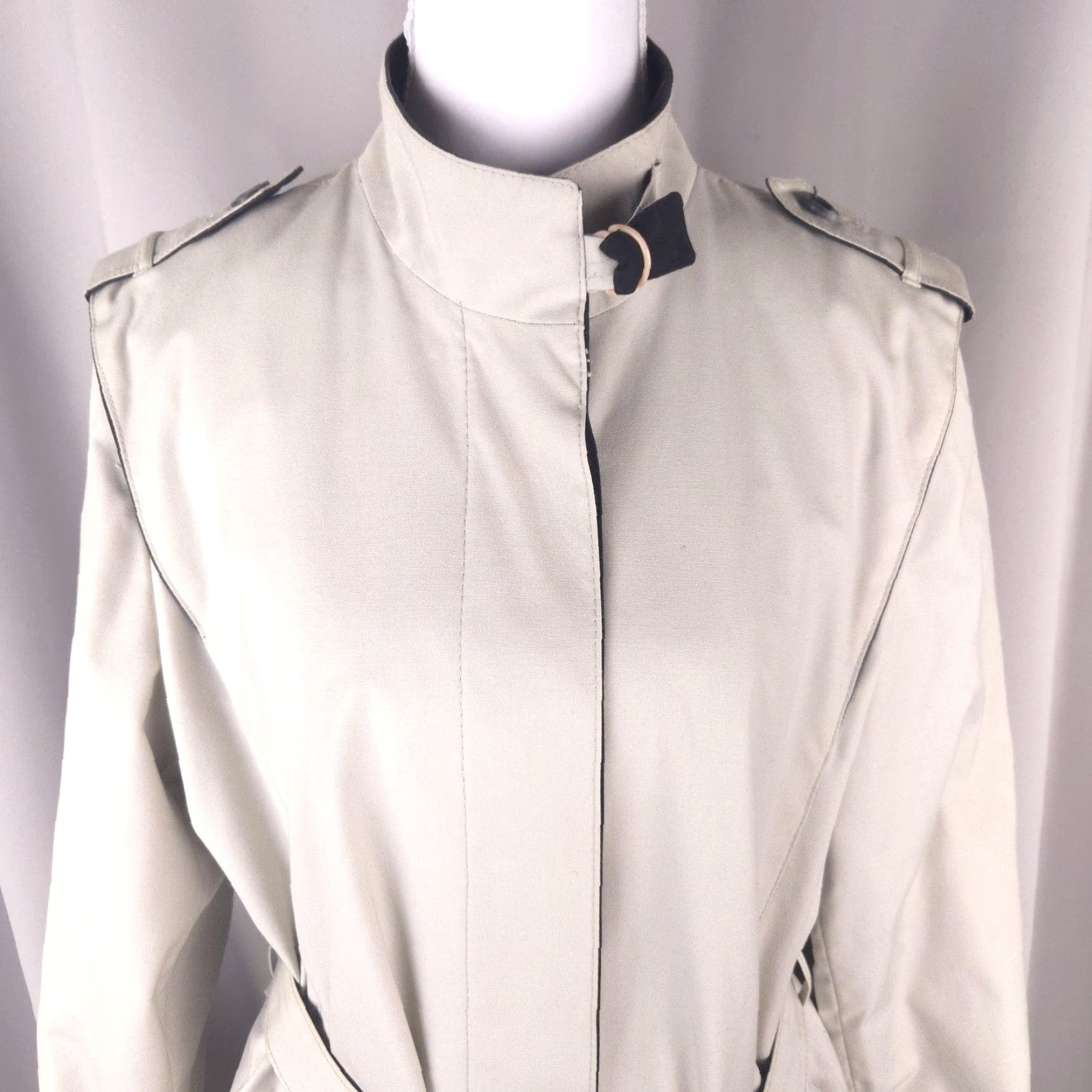 VINTAGE Trench Coat Womens Beige S M Belted Epaulet Raincoat Timeless Single Breasted Civilian Style Coat Womens