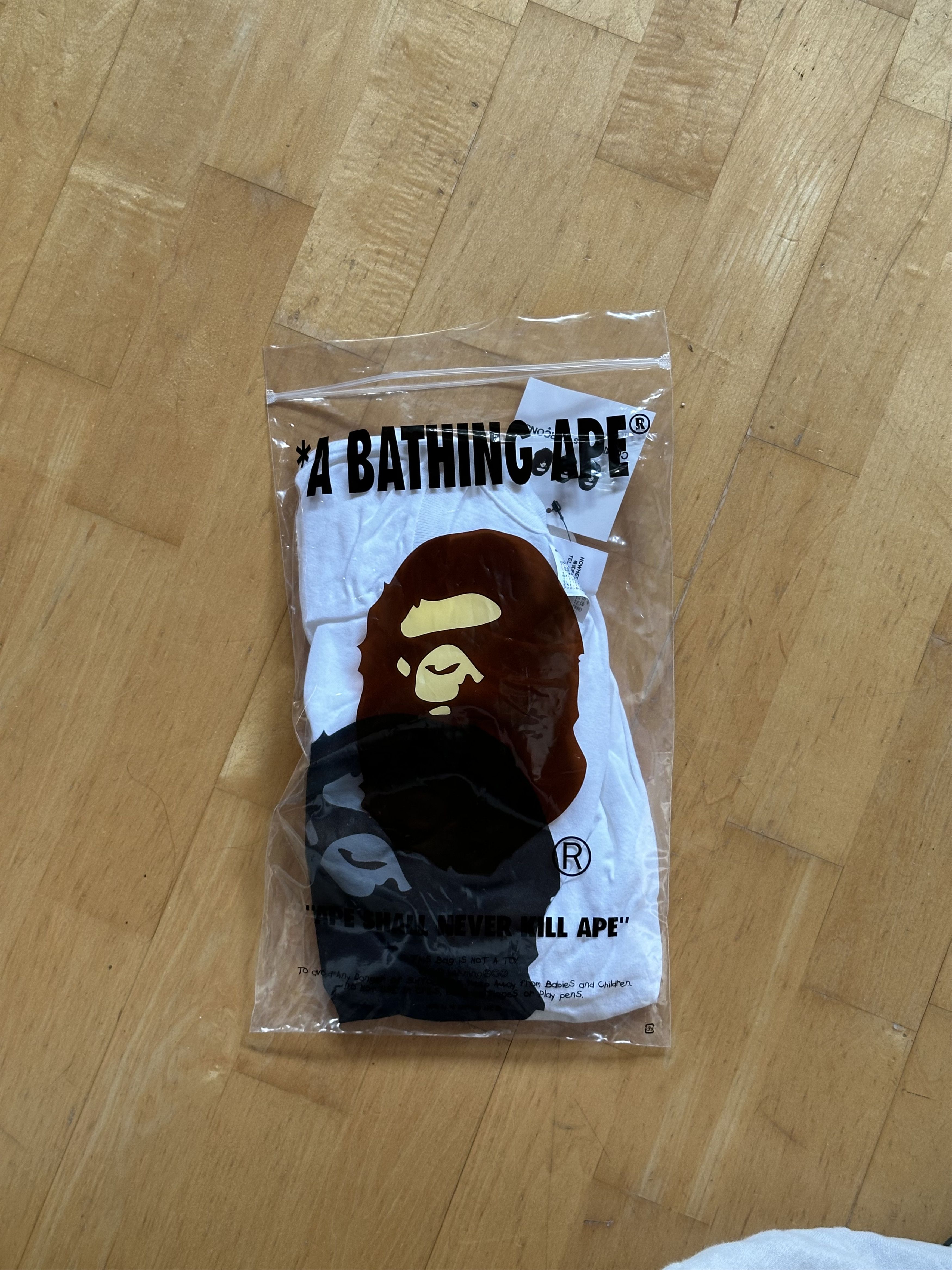 Bape × Comme des Garcons Bape x CDG limited Osaka store edition Size US M / EU 48-50 / 2 - 8 Thumbnail