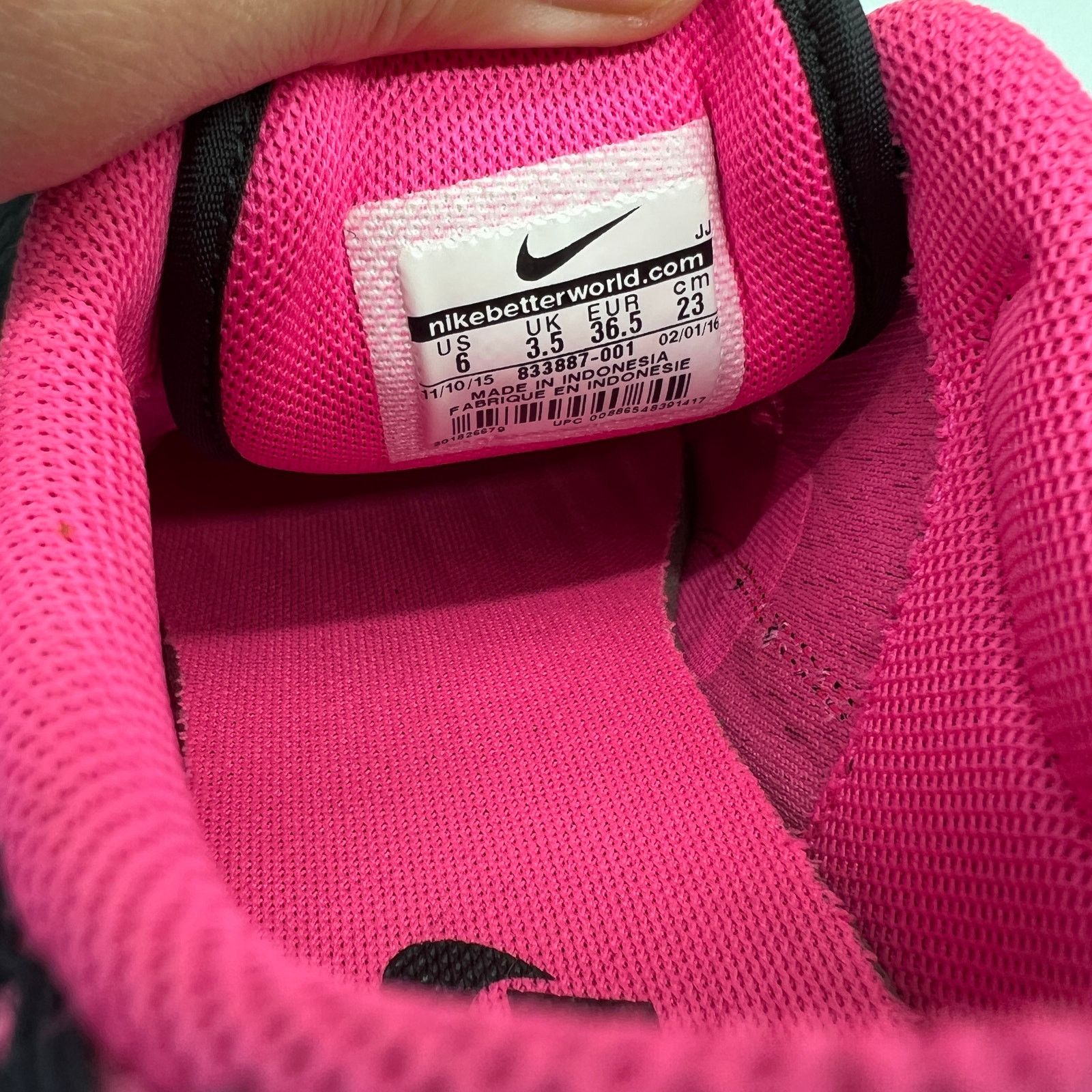 Nike Nike Women's Athletic Shoes Size 6 US Black Pink Size US 6 / IT 36 - 3 Thumbnail