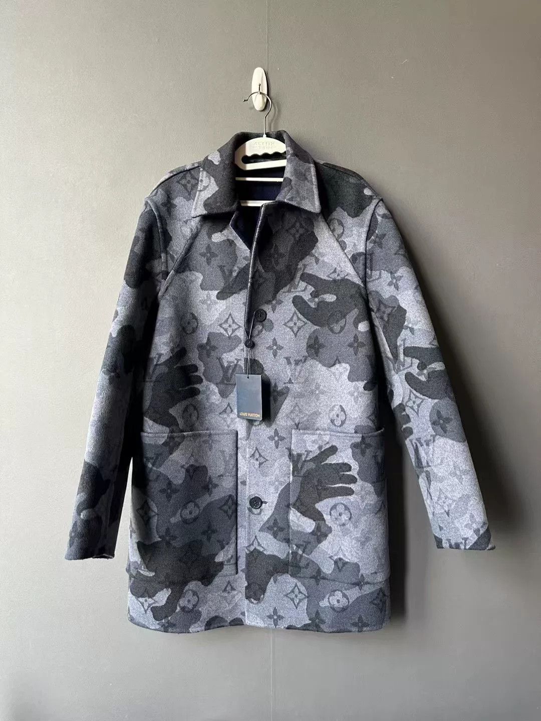 Louis Vuitton Louis Vuitton Camouflage Reversible Coat Size US S / EU 44-46 / 1 - 1 Thumbnail
