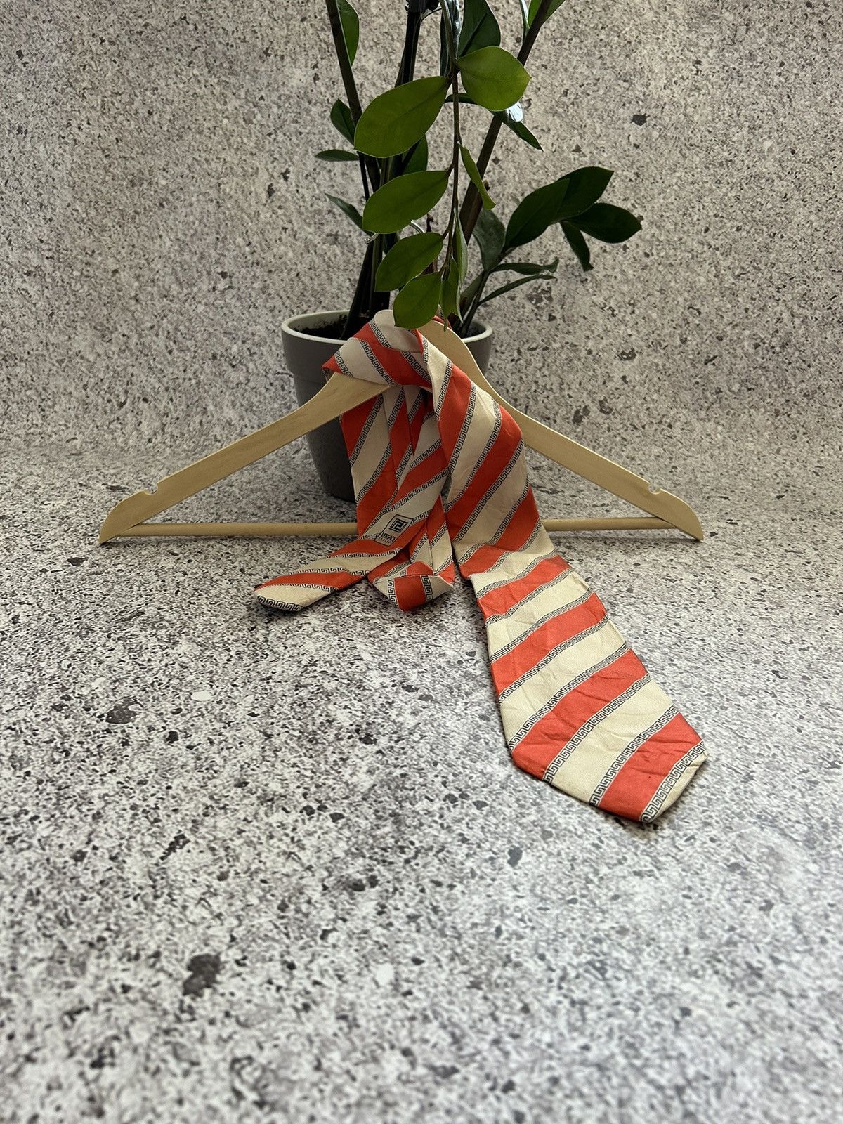 Japanese Brand × Versace Luxury Versace Gianni Classic Silk Print Tie Size ONE SIZE - 1 Thumbnail