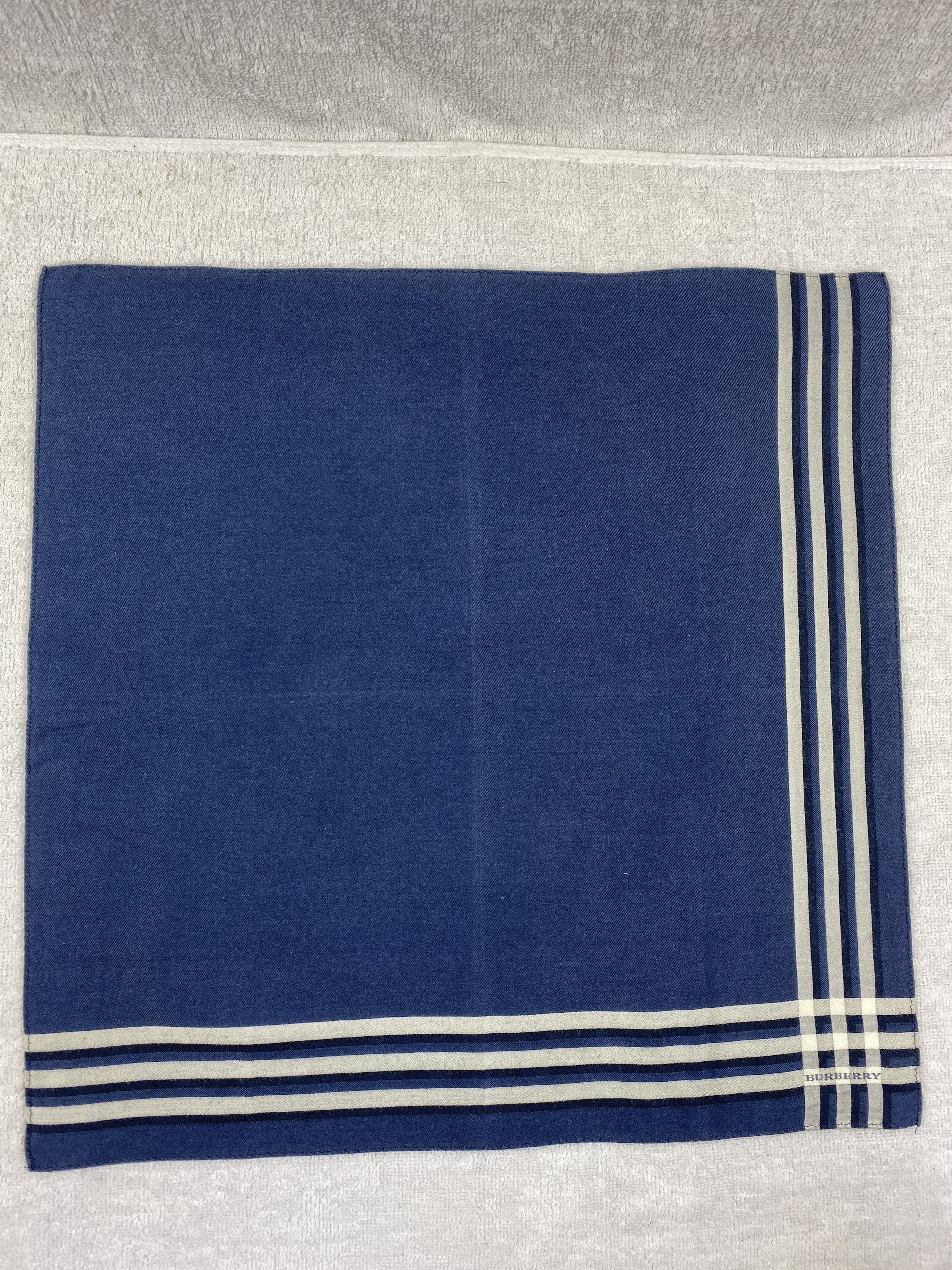 Burberry Burberry Handkerchief / Bandana / Neckerchief Size ONE SIZE - 3 Thumbnail