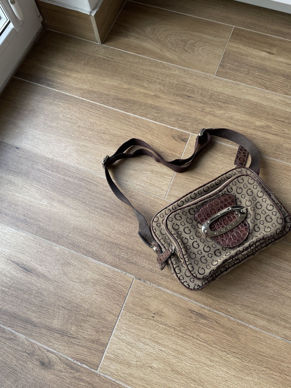 Guess Vintage Guess Bag Shoulder Monogram Big Logo Japanese Y2K Size ONE SIZE - 3 Thumbnail