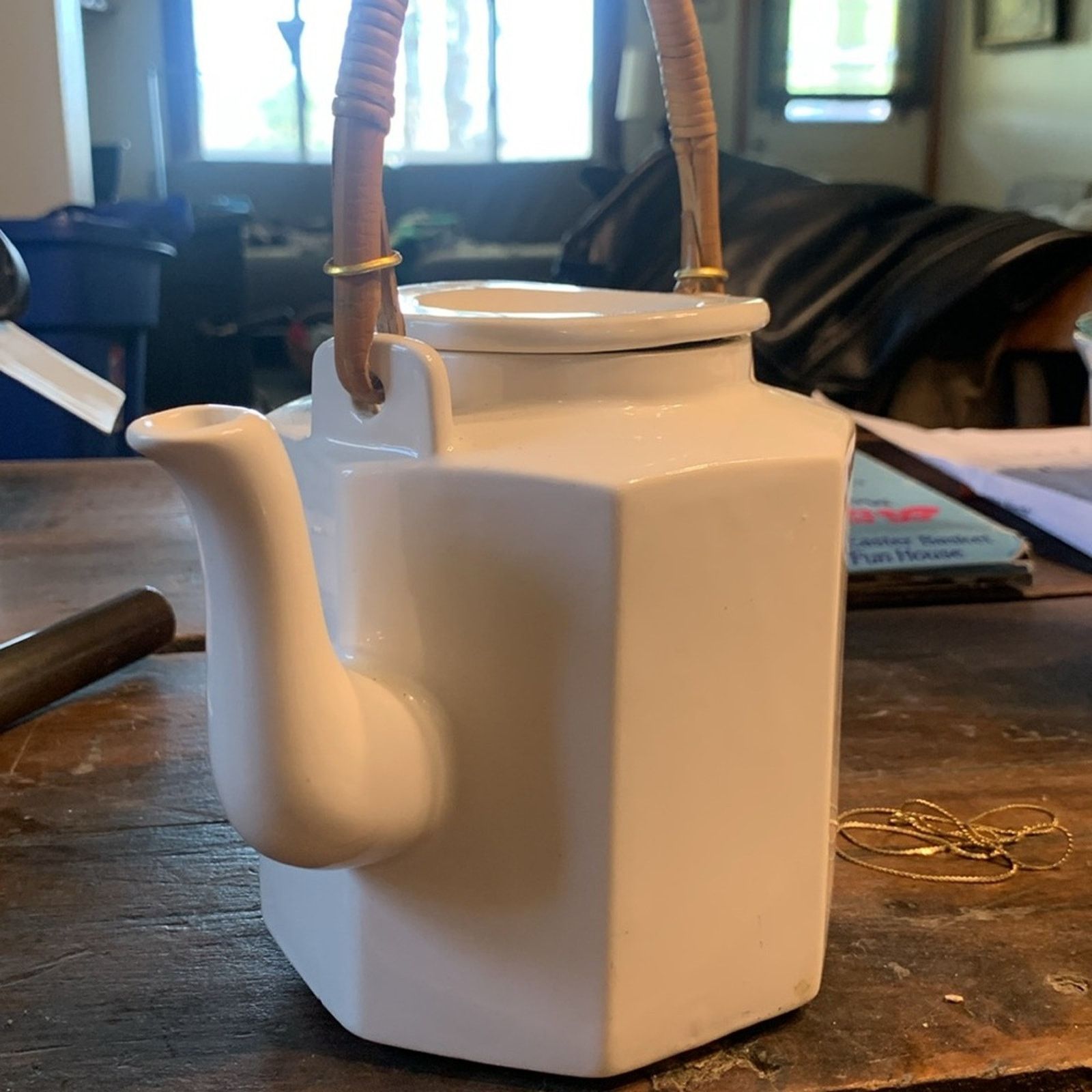 Vintage McCoy vintage white ceramic teapot bamboo wrapped handle Size ONE SIZE - 3 Thumbnail