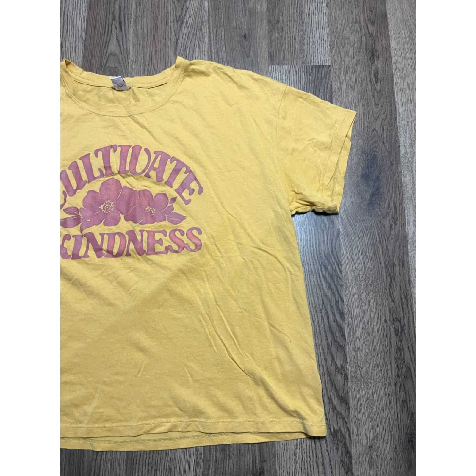 Old Navy Old Navy Shirt Womens Large Tall Yellow CULTIVATE KINDNESS Shirt Size L / US 10 / IT 46 - 4 Thumbnail