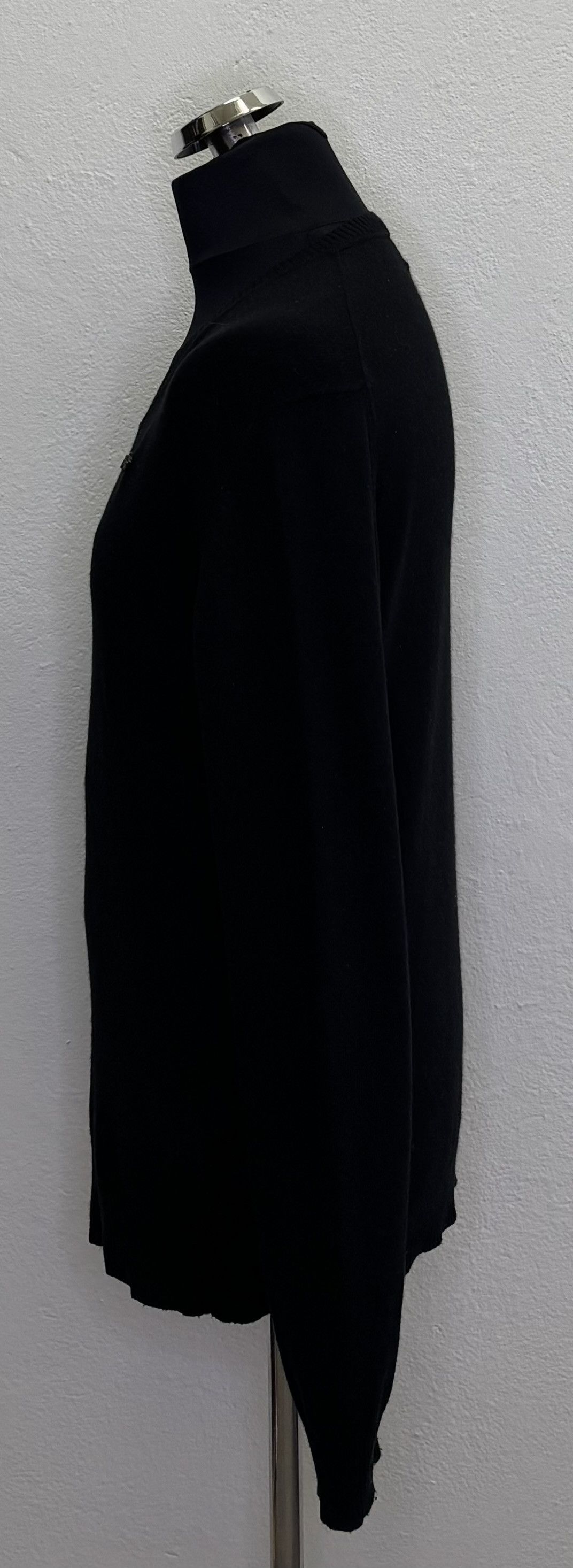Burberry × Vintage Thomas Burberry Black V-neck sweater Cashmere size L Size US L / EU 52-54 / 3 - 3 Thumbnail