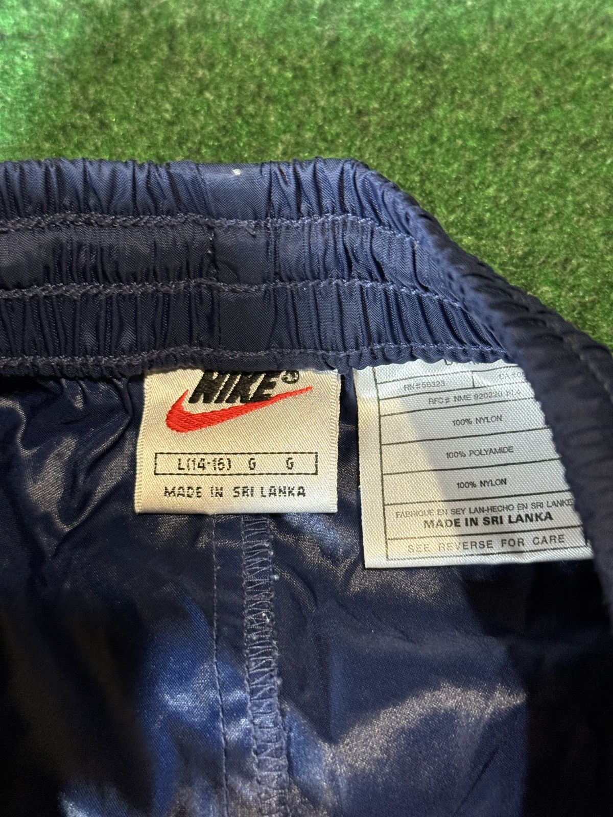 Nike × Vintage Vintage 90s Nike Nylon Blue Joggers Adjustable Waist 26x28 Size US 26 / EU 42 - 3 Thumbnail