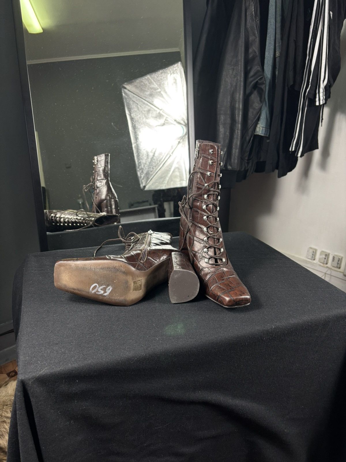 Vintage Lace up Leather heels boots Size US 10 / IT 40 - 6 Thumbnail
