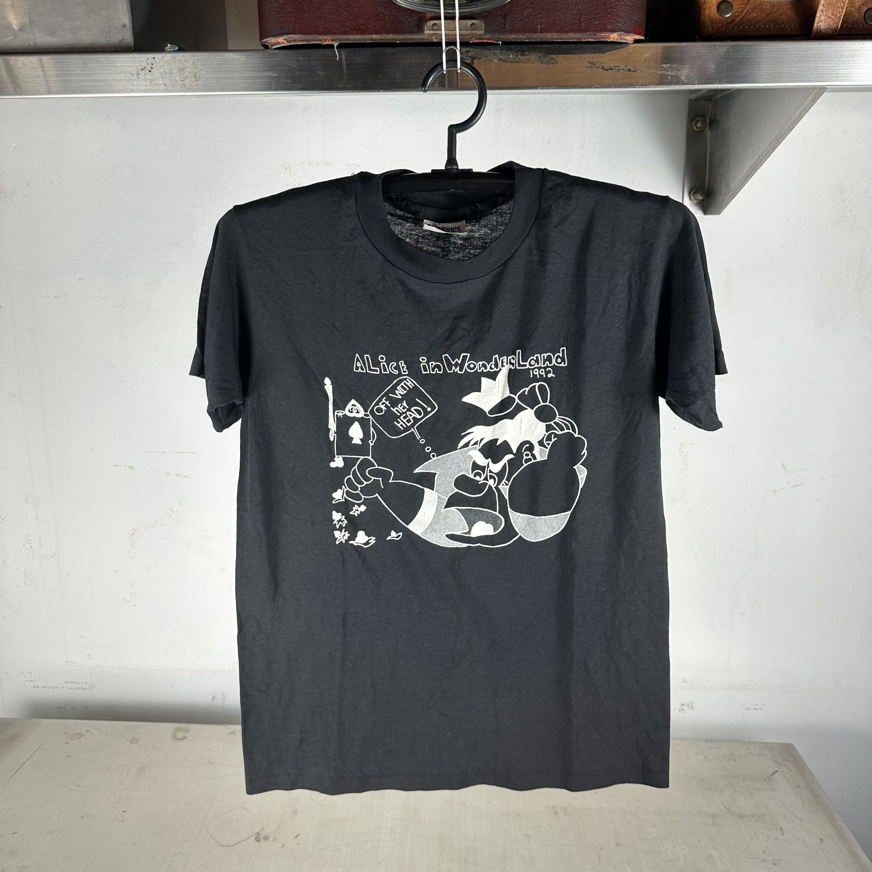 Vintage Vintage1992 Alice In Wonderland Off With Her Head T-Shirt Size US S / EU 44-46 / 1 - 1 Thumbnail