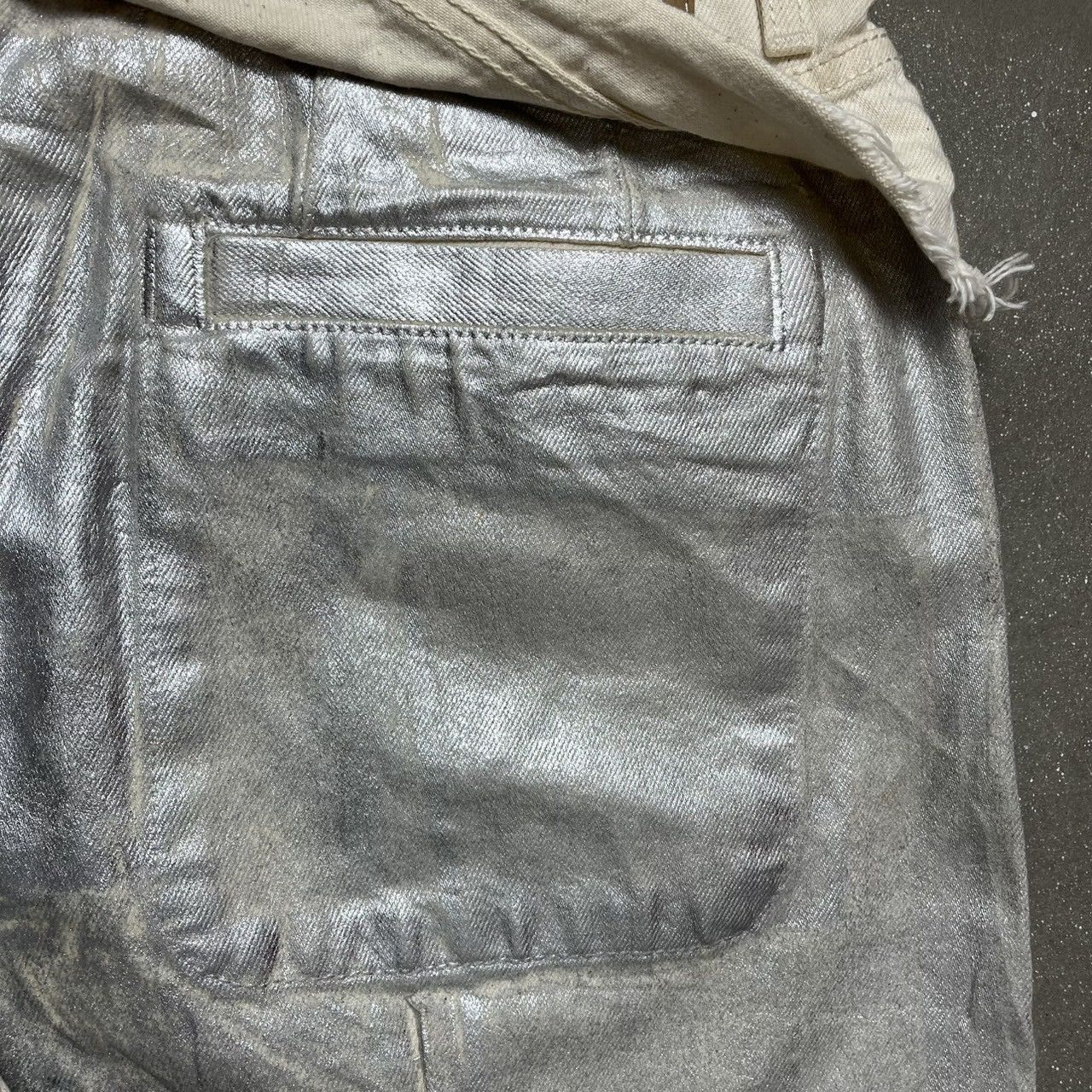 Jacquemus Jacquemus Silver Metallic Jeans Size 34" / US 12 / IT 48 - 13 Thumbnail
