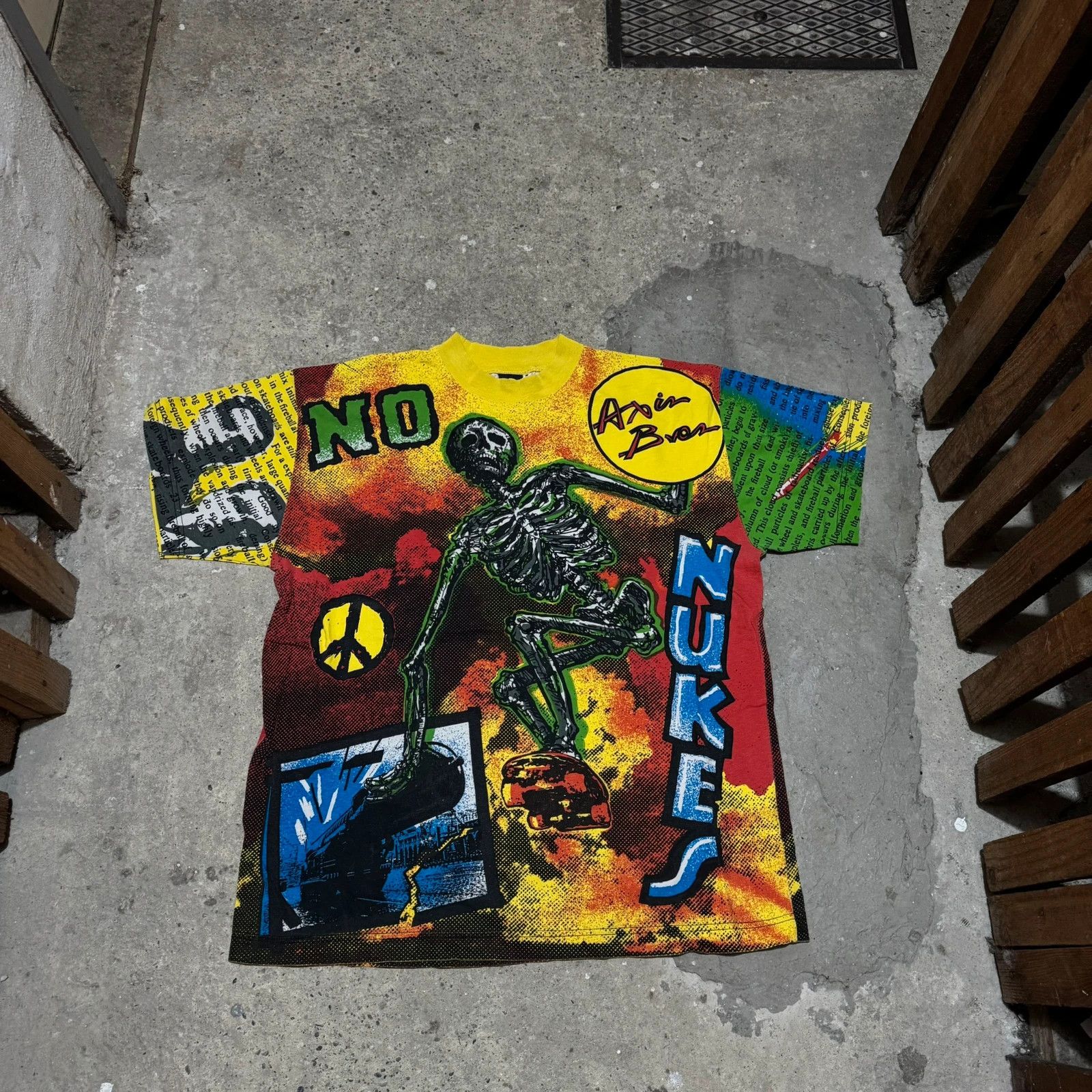 Vintage Vintage boot „no nukes“ 1988 t-shirt Size US M / EU 48-50 / 2 - 1 Thumbnail