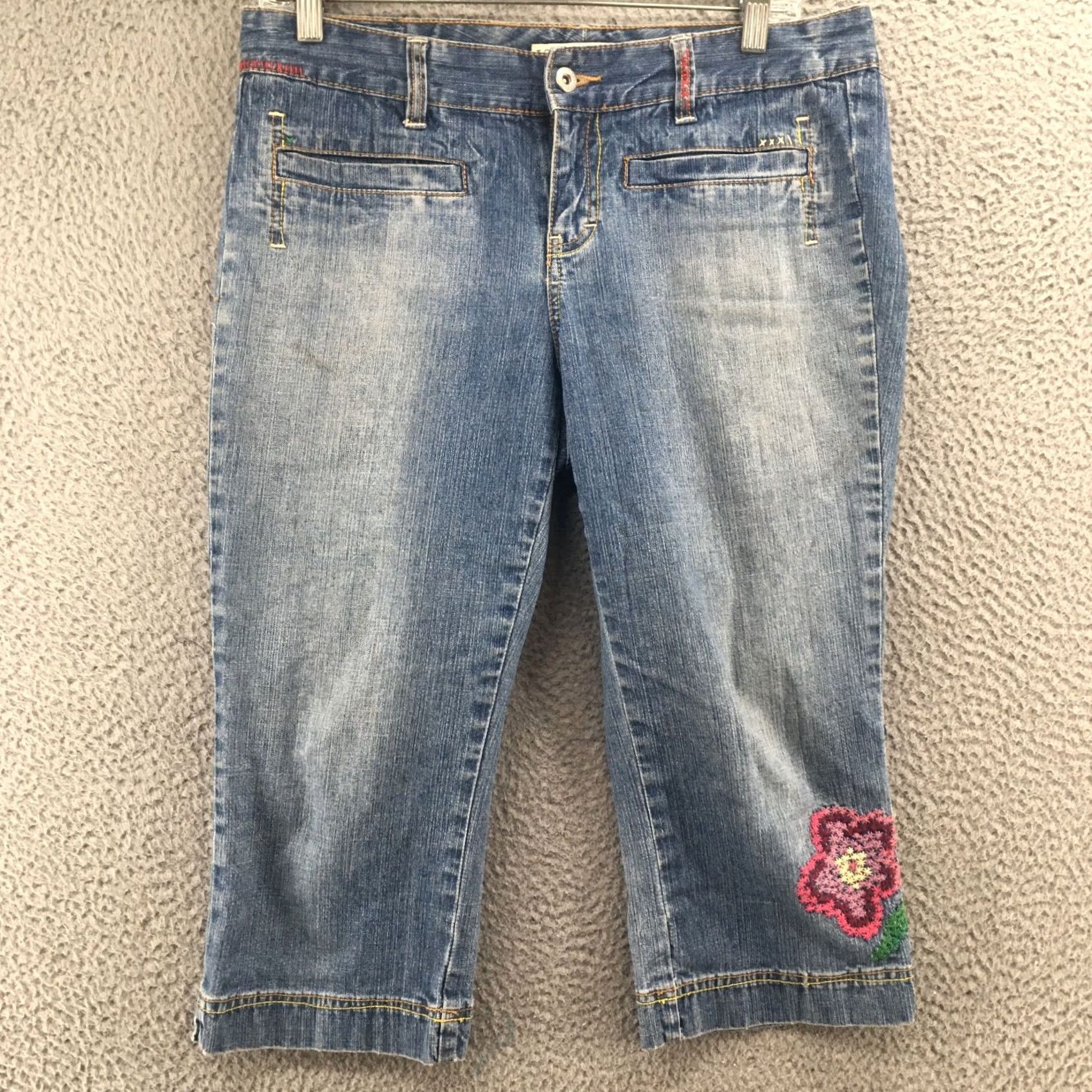 Tommy Hilfiger Tommy Hilfiger Skimmer Shorts Womens 8 Blue Denim Embroidered Zip Casual Slim Fit Shorts Womens Size 30" / US 8 / IT 44 - 2 Thumbnail