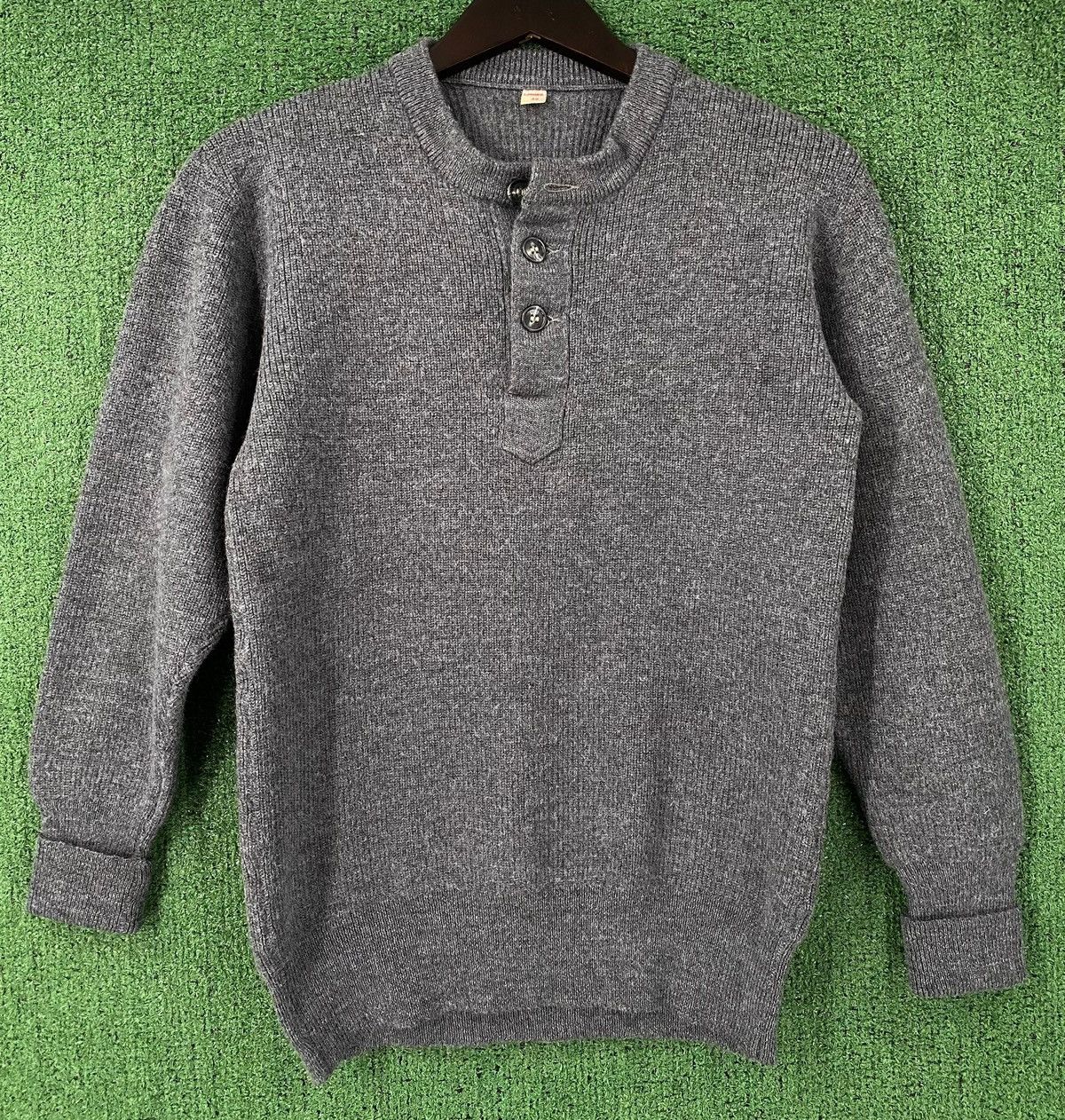 Vintage VTG Dark Grey Wool Blend Heavyweight Henley Sweater SZ XS Size US XS / EU 42 / 0 - 1 Thumbnail