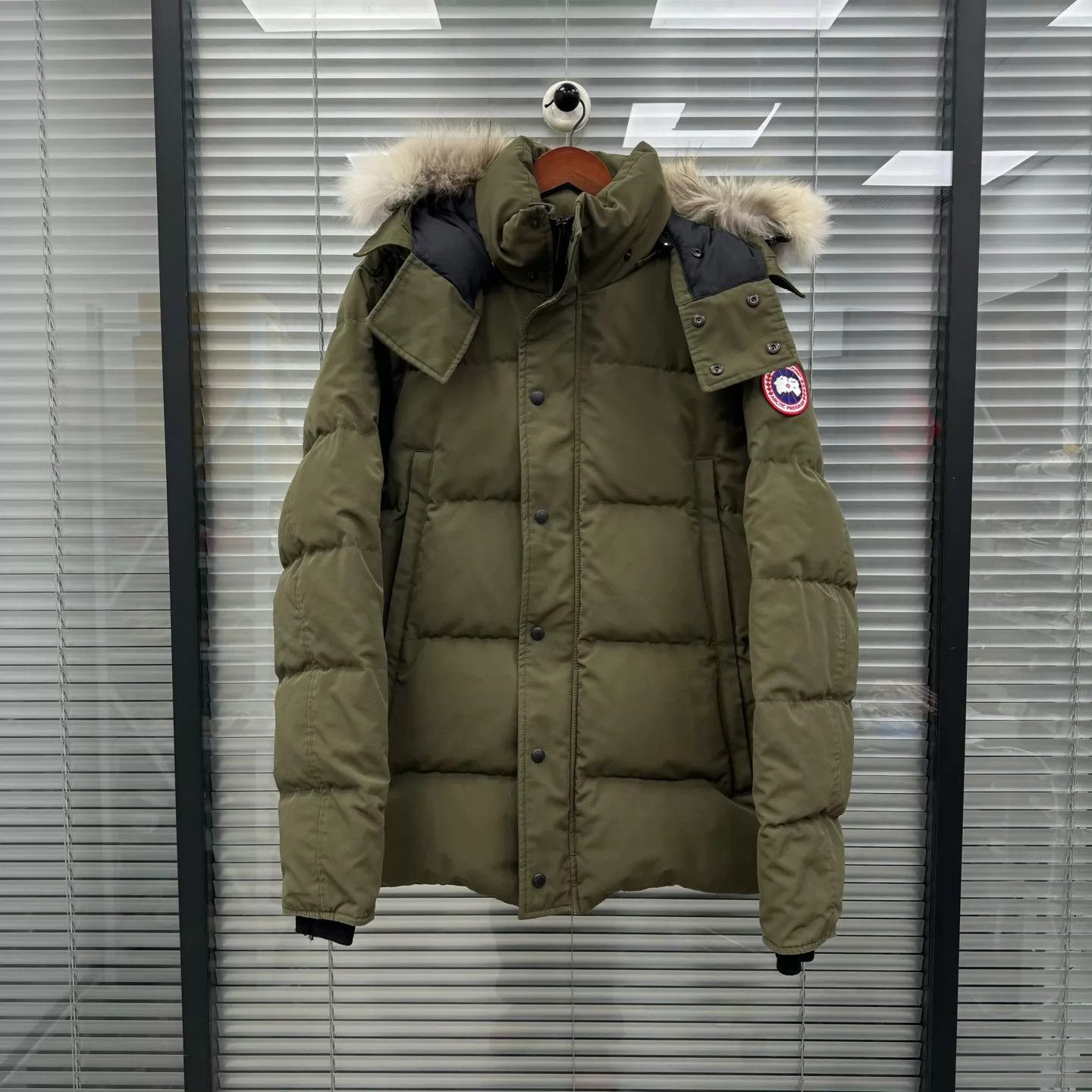 Canada Goose Canada Goose Wyndham Olive Green XL Cuff Pilling Jacket Size XL / US 12-14 / IT 48-50 - 1 Thumbnail