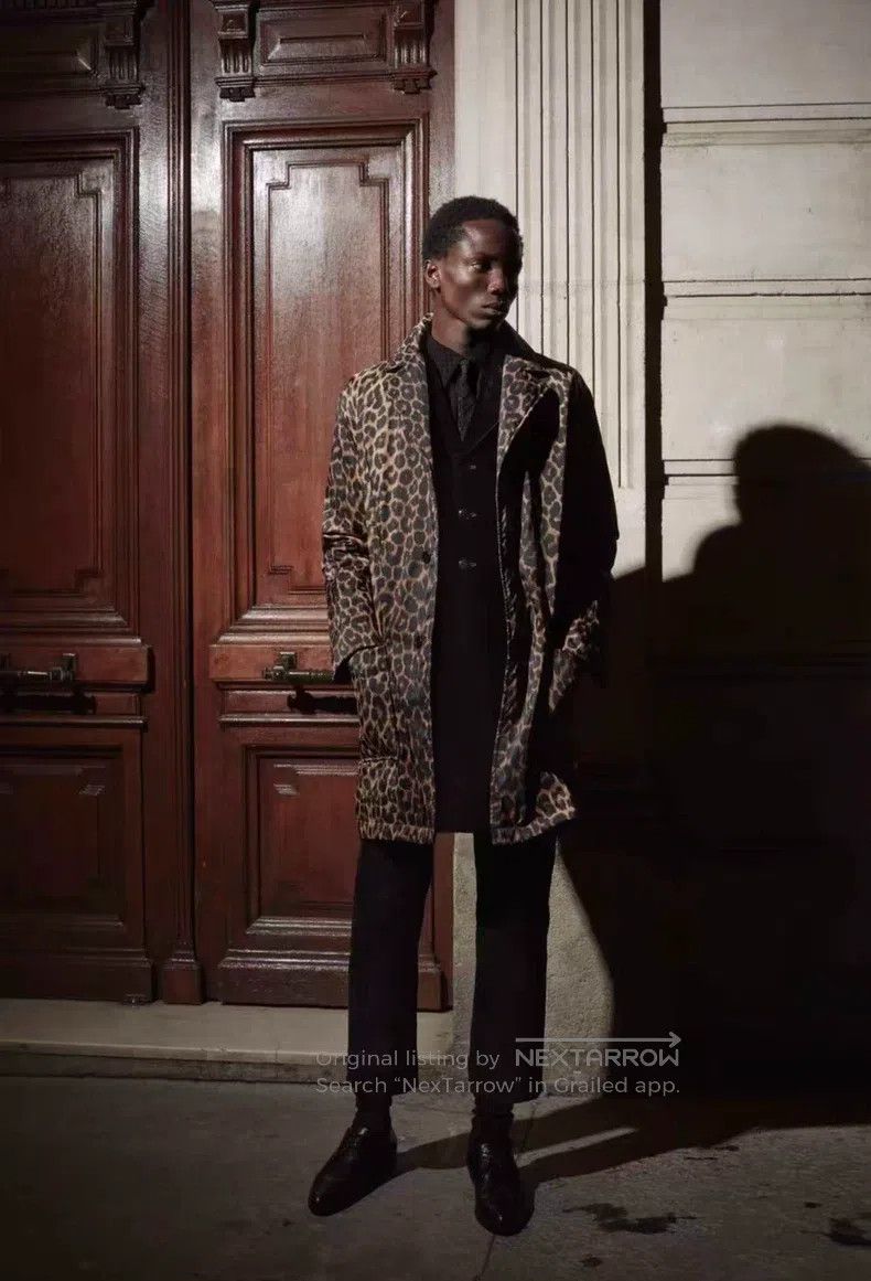 Saint Laurent Paris Saint Laurent Paris Black velvet striped three-button suit Size US M / EU 48-50 / 2 - 8 Thumbnail