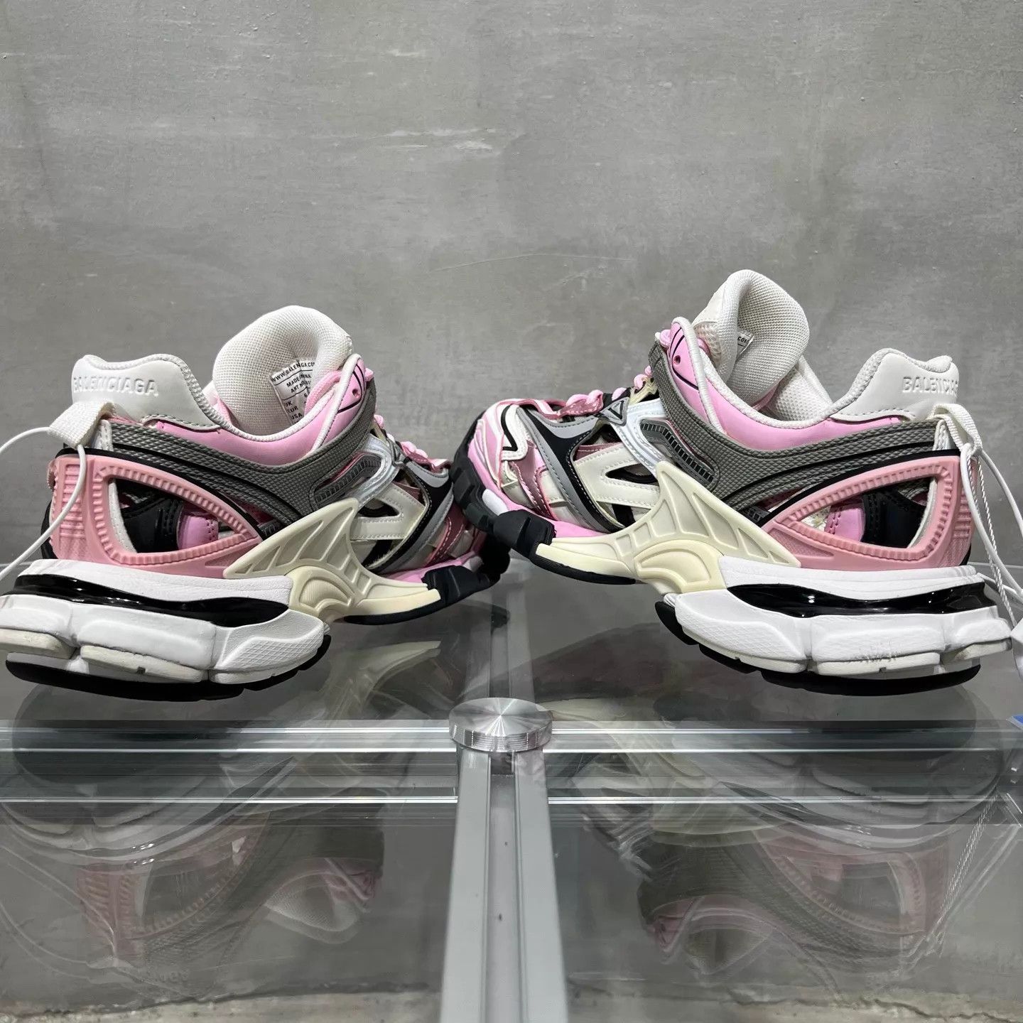 Balenciaga BLCG Track Sneaker White Pink EU 39 Size US 9 / IT 39 - 5 Thumbnail