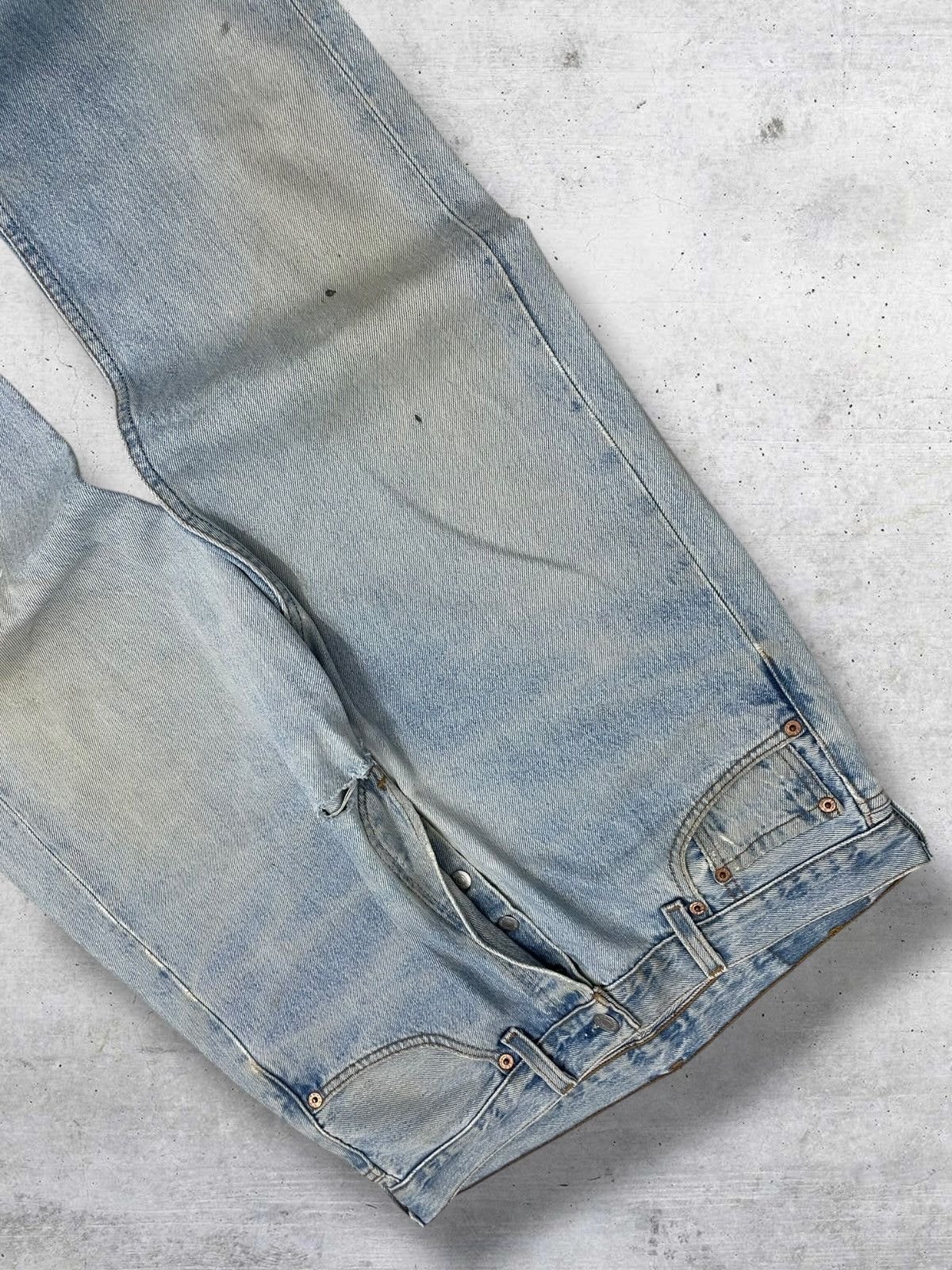 Levi's Vintage Clothing VINTAGE 501 LEVIS USA DESIGNER 90S OG RIPPED MUDWASH DENIM Size US 32 / EU 48 - 7 Thumbnail