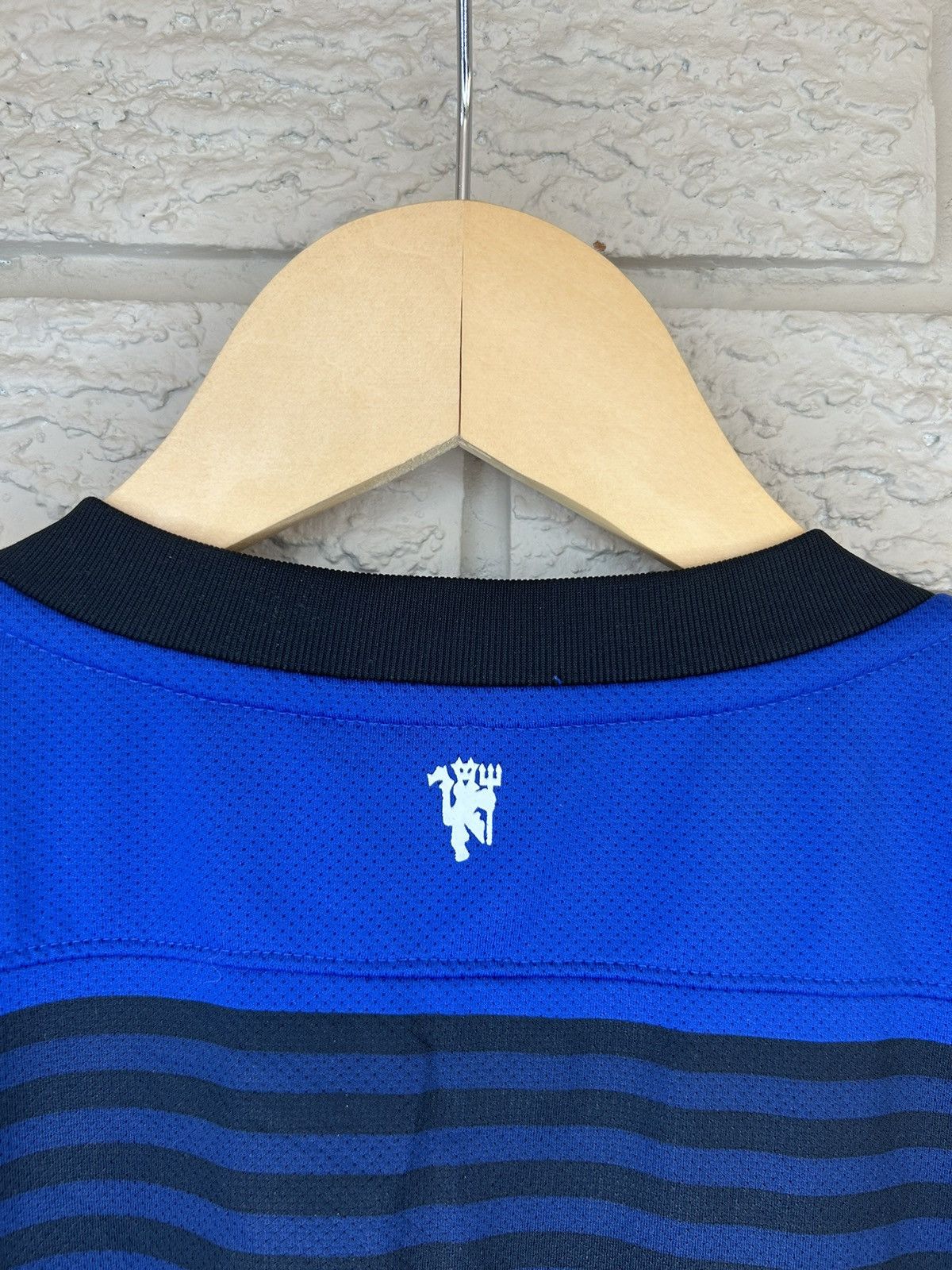 Nike Nike Manchester United 2011 Away Soccer Jersey Size US M / EU 48-50 / 2 - 9 Thumbnail